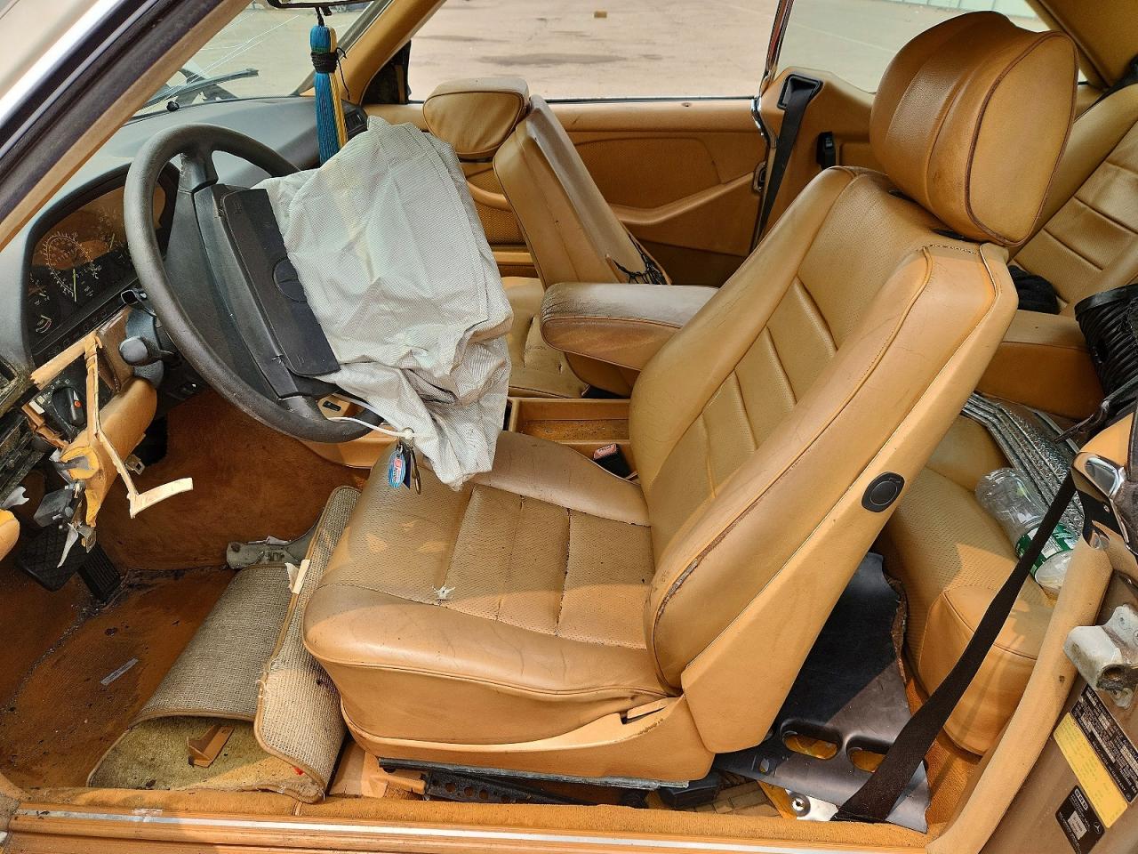 1988 Mercedes-benz 560 Sec Gold vin: WDBCA45D0JA394509