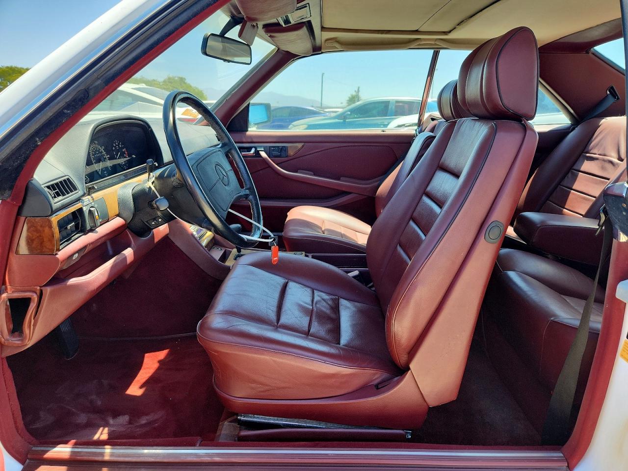 1986 Mercedes-benz 560 Sec White vin: WDBCA45D3GA248193
