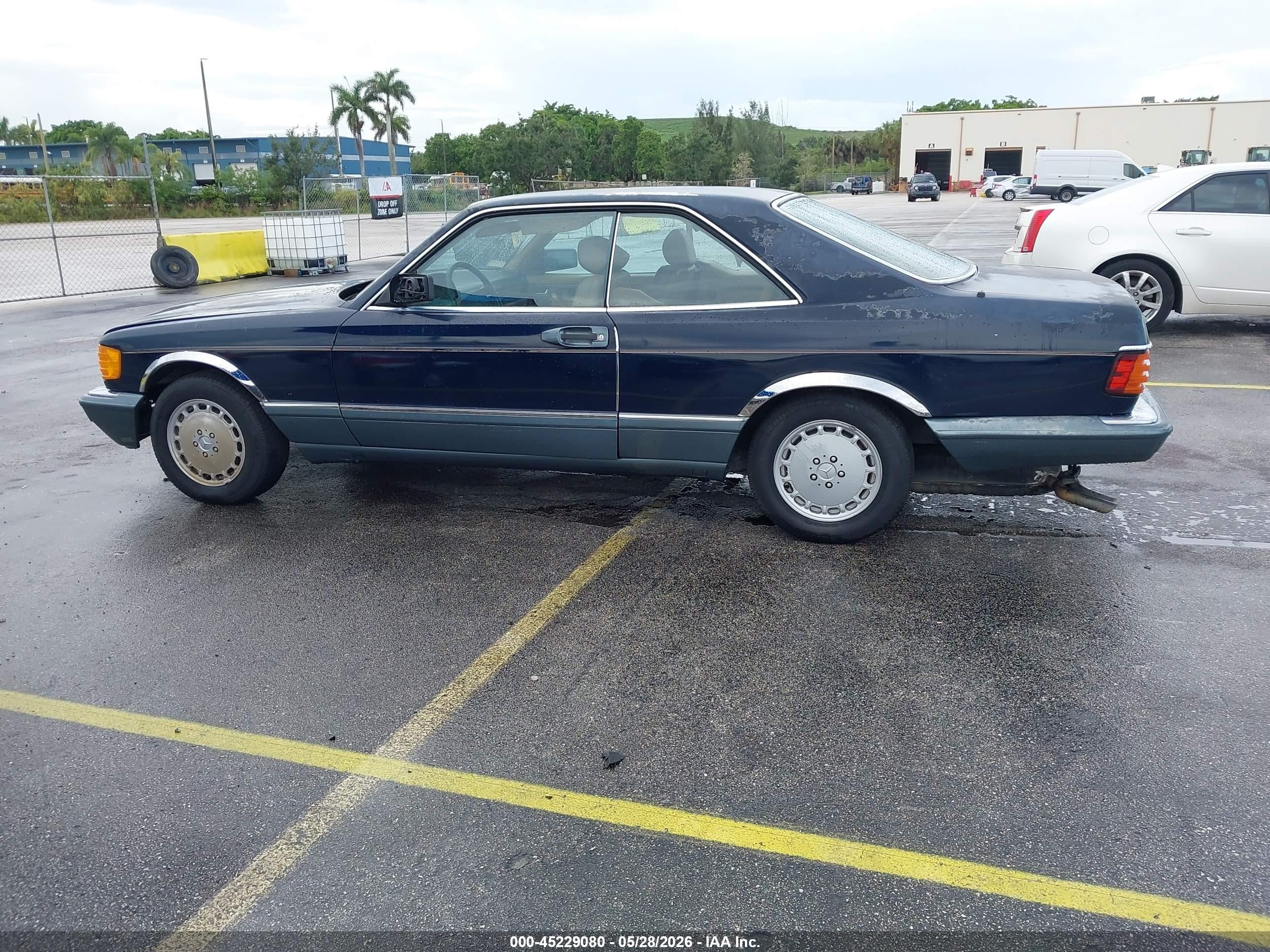 1986 Mercedes-benz 560 Sec Blue vin: WDBCA45D4GA232830