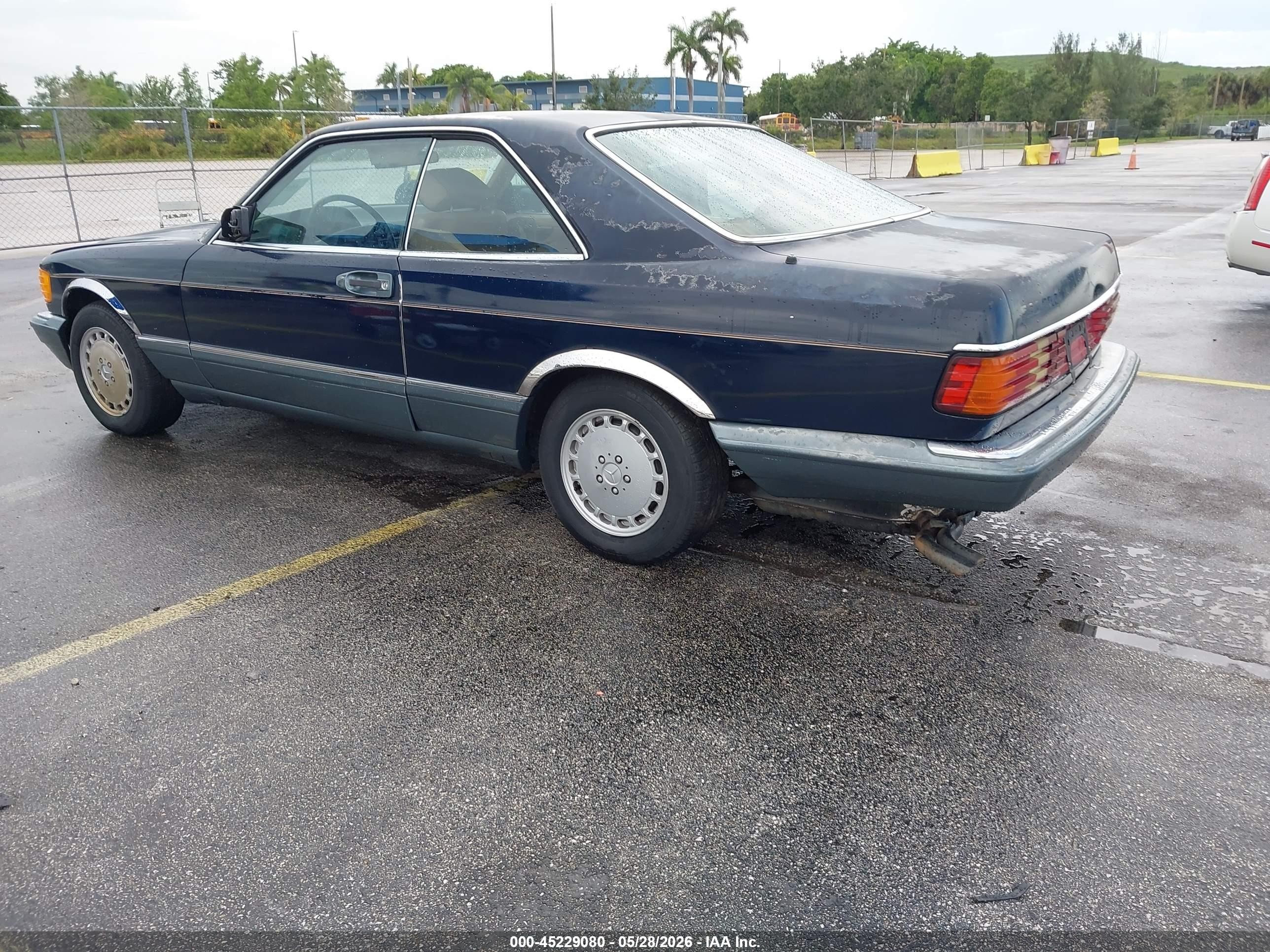 1986 Mercedes-benz 560 Sec Blue vin: WDBCA45D4GA232830