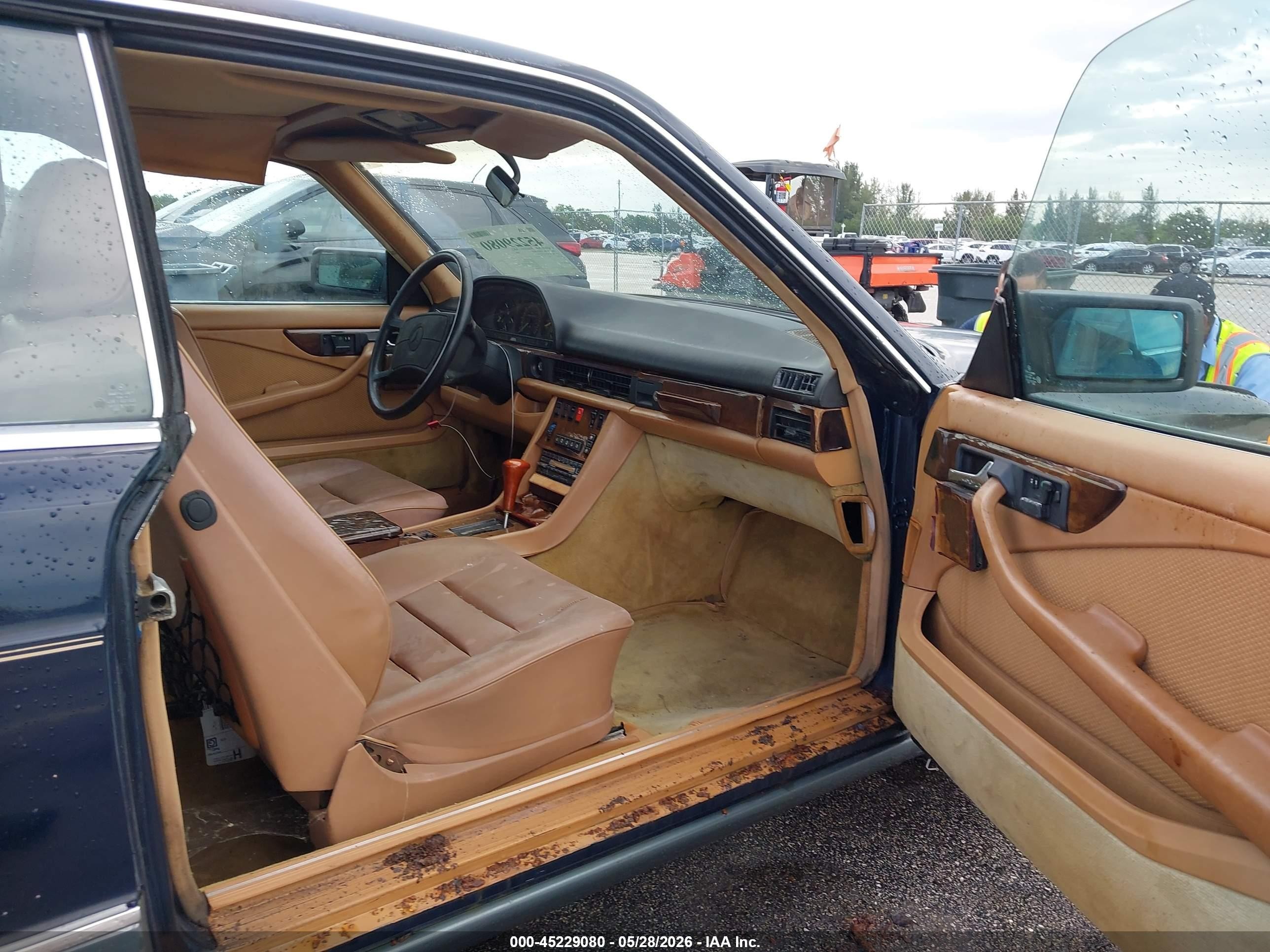 1986 Mercedes-benz 560 Sec Blue vin: WDBCA45D4GA232830