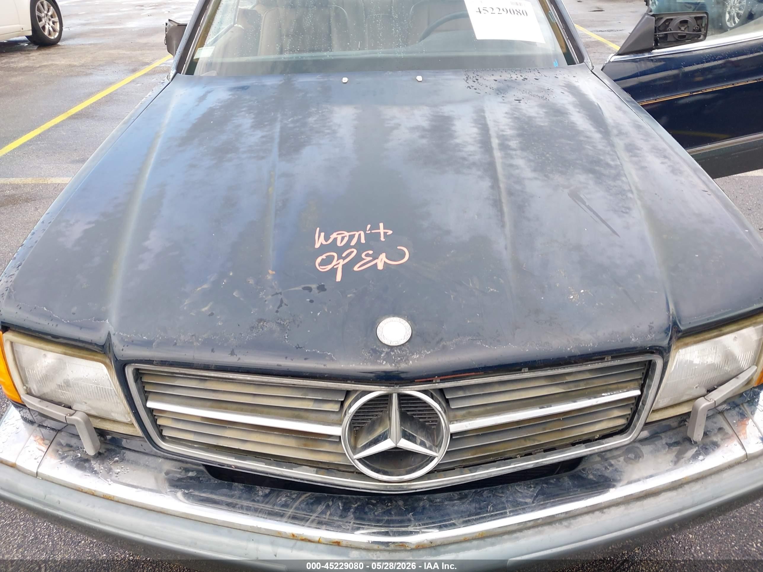 1986 Mercedes-benz 560 Sec Blue vin: WDBCA45D4GA232830