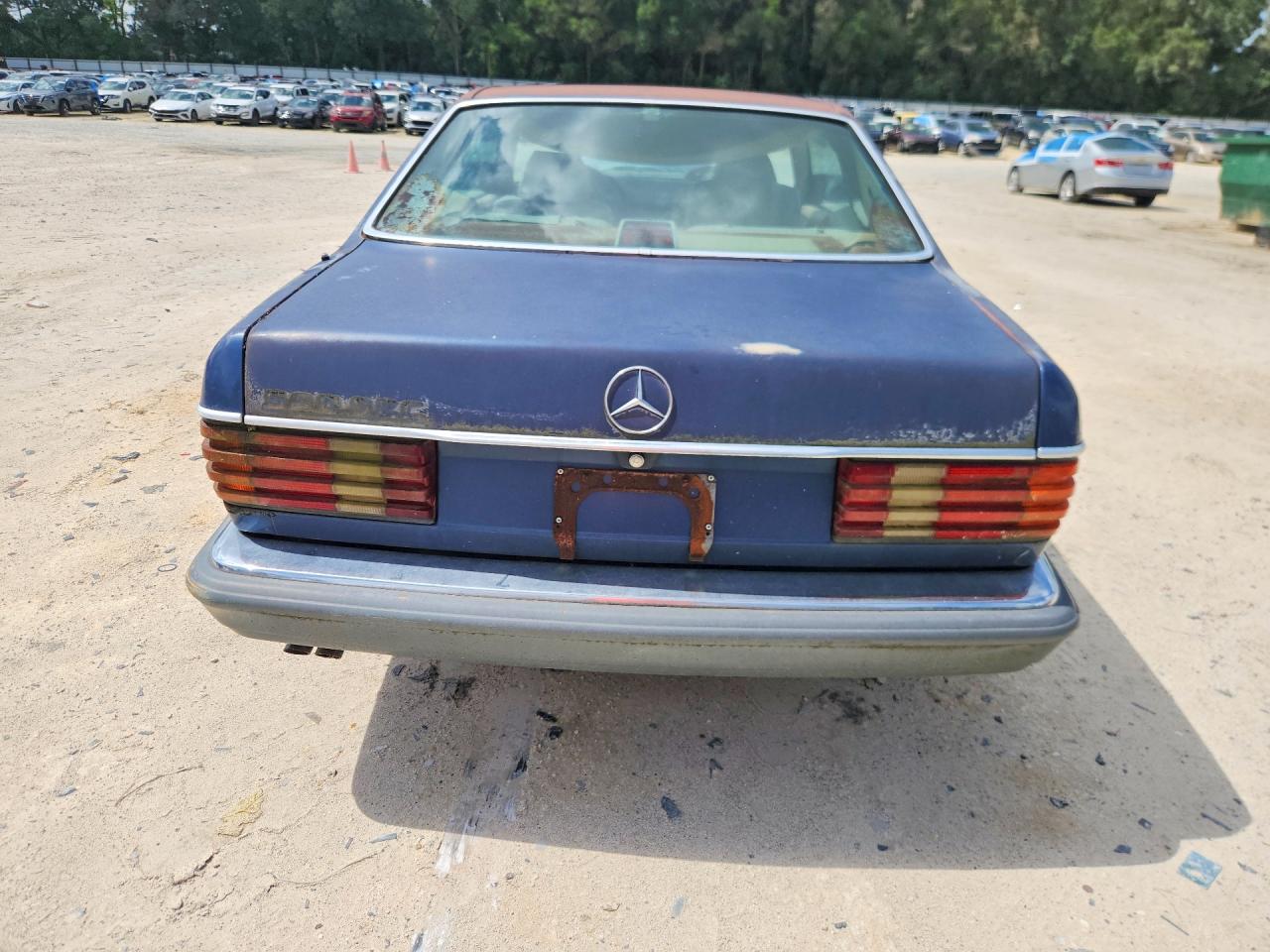 1987 Mercedes-benz 560 Sec Blue vin: WDBCA45D4HA304613