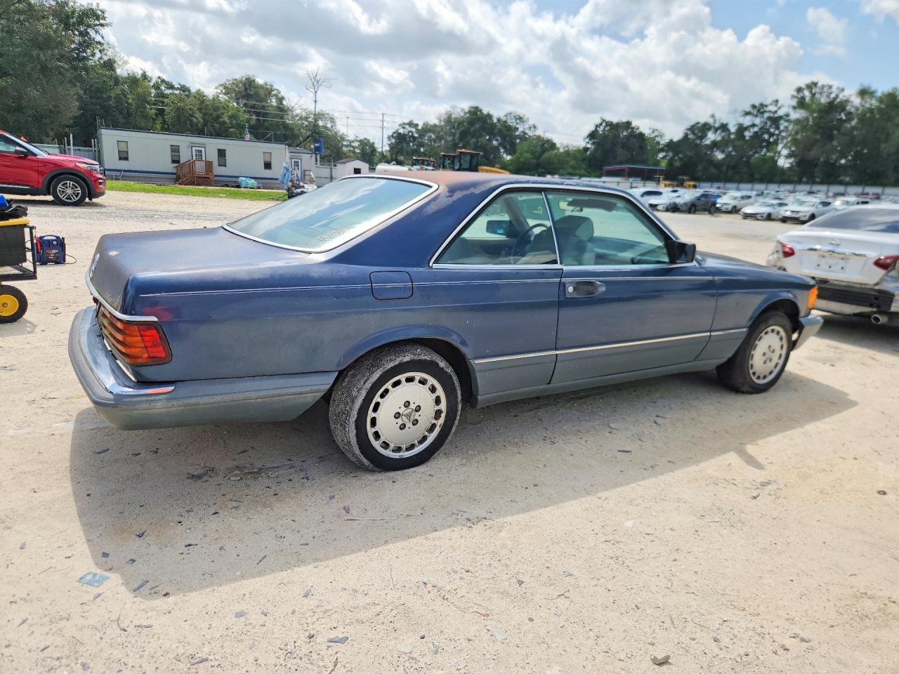 1987 Mercedes-benz 560 Sec Blue vin: WDBCA45D4HA304613