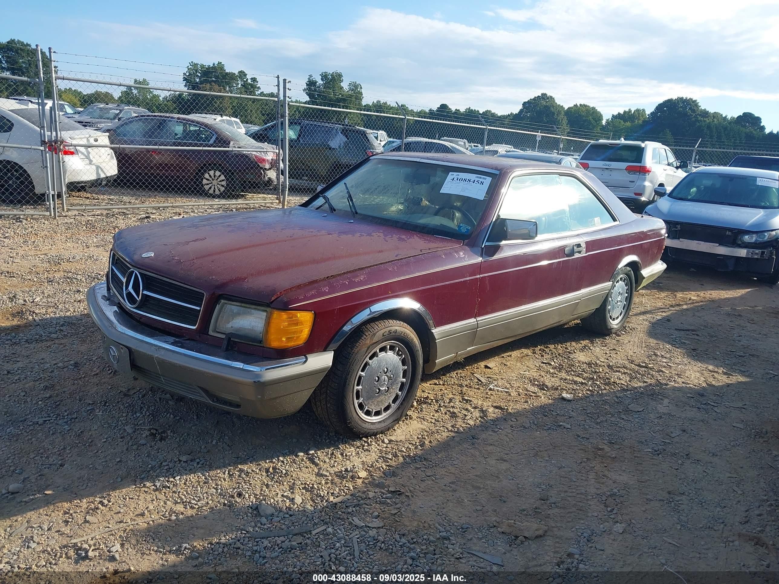 1986 Mercedes-benz 560 Sec Красный vin: WDBCA45D5GA200646