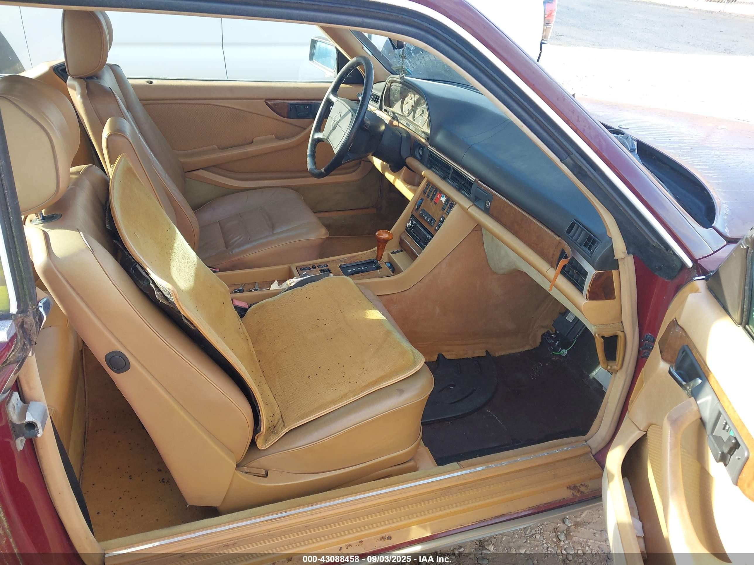 1986 Mercedes-benz 560 Sec Красный vin: WDBCA45D5GA200646