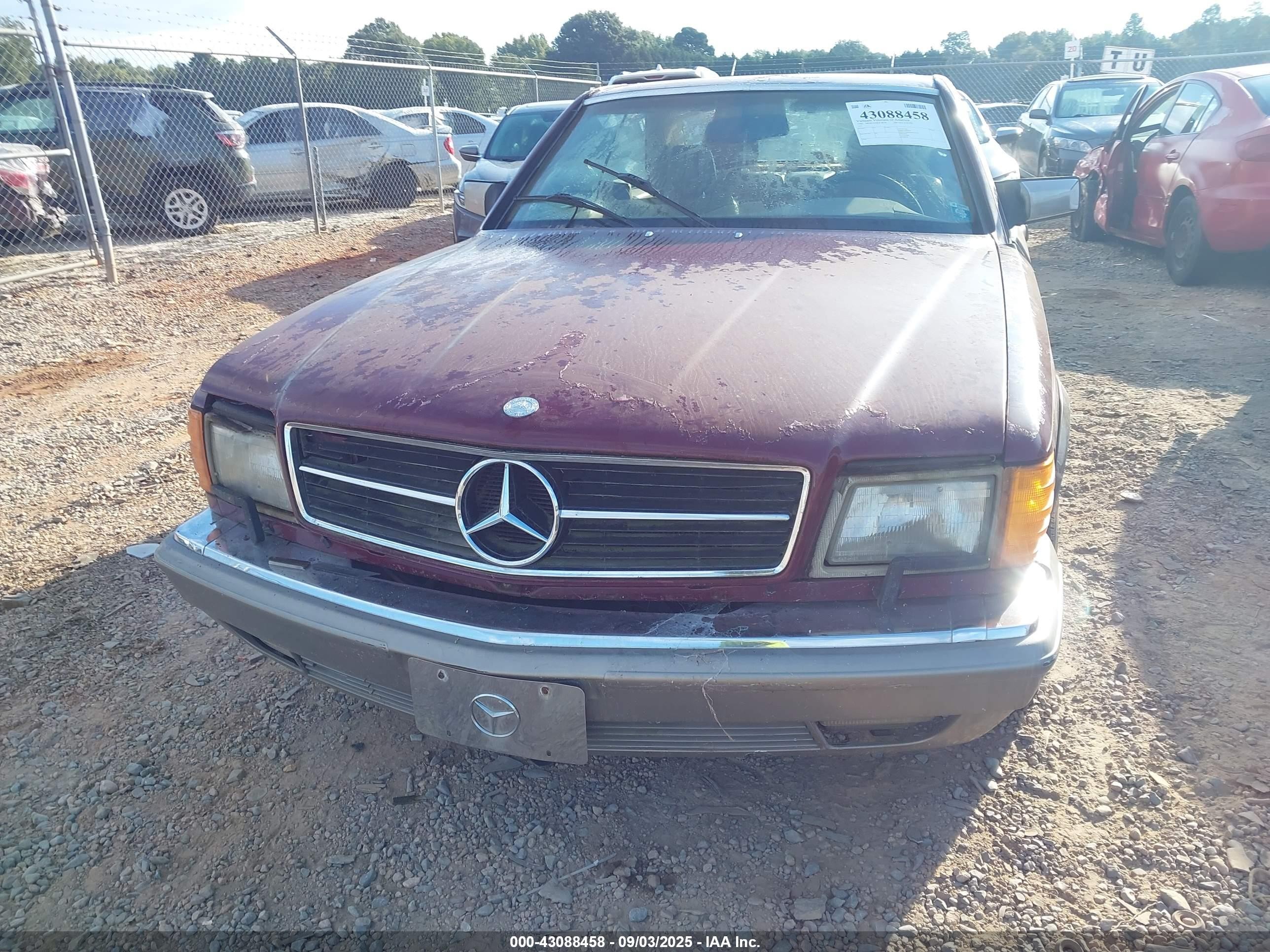 1986 Mercedes-benz 560 Sec Красный vin: WDBCA45D5GA200646