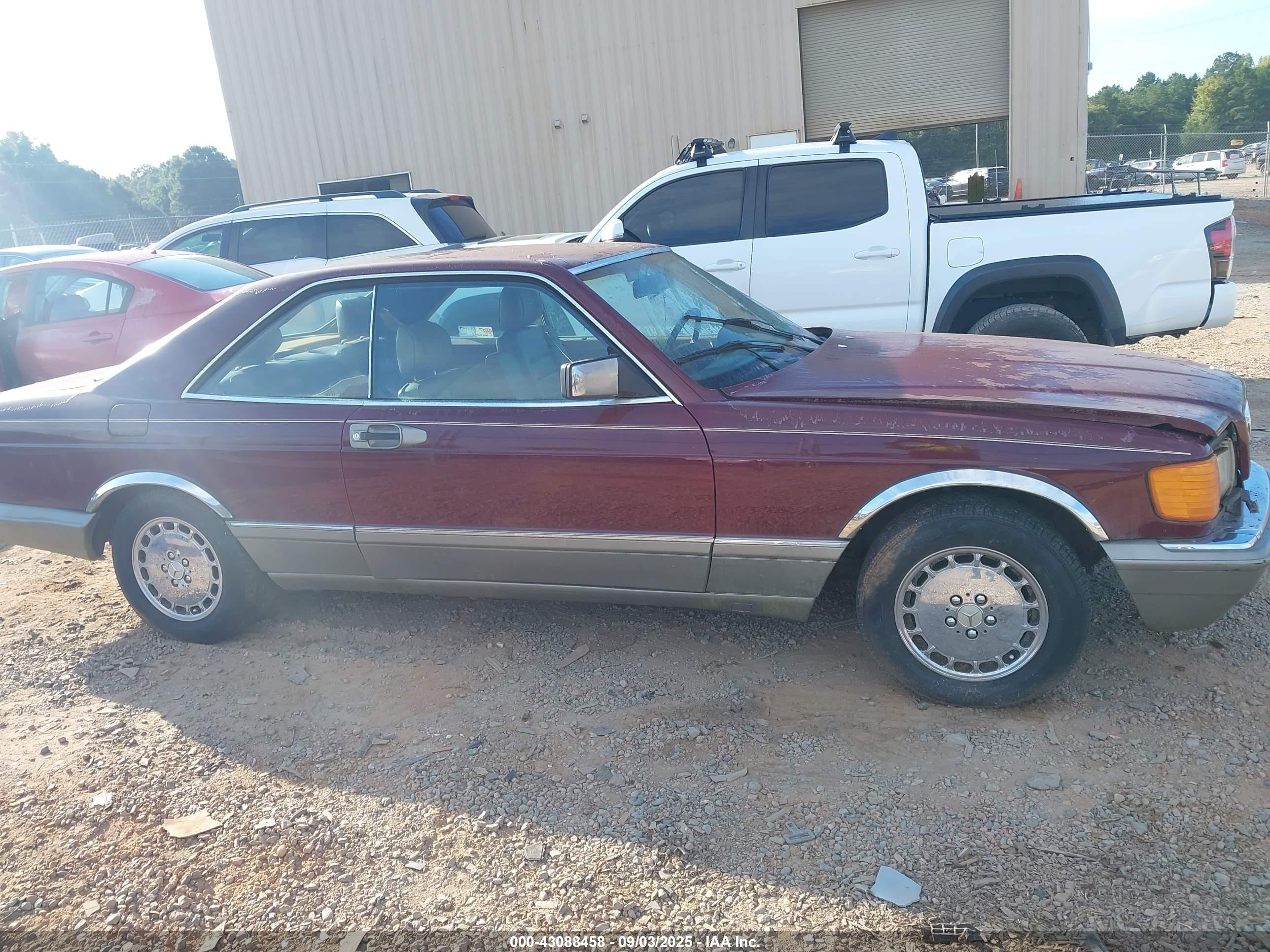 1986 Mercedes-benz 560 Sec Красный vin: WDBCA45D5GA200646
