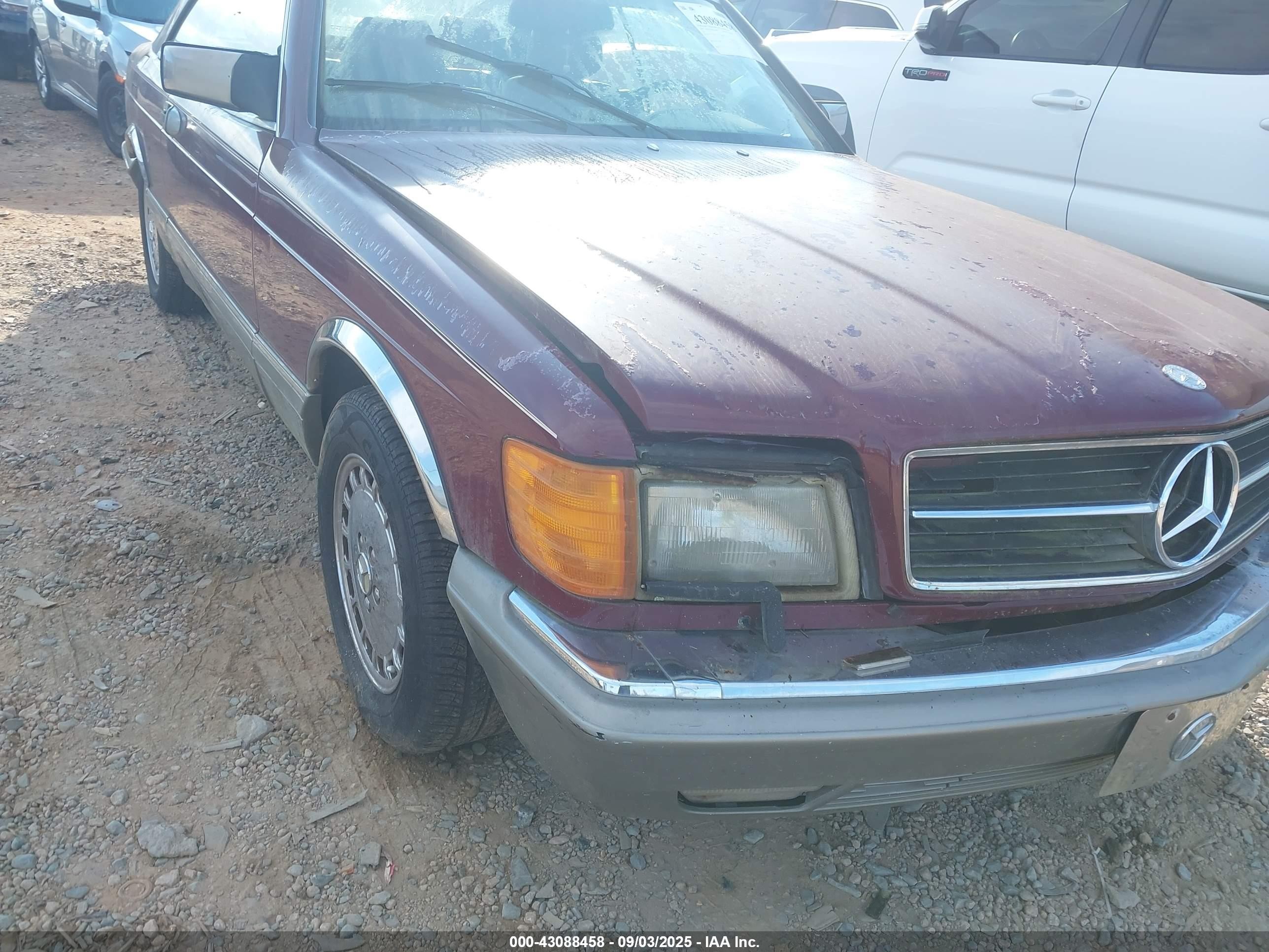 1986 Mercedes-benz 560 Sec Красный vin: WDBCA45D5GA200646