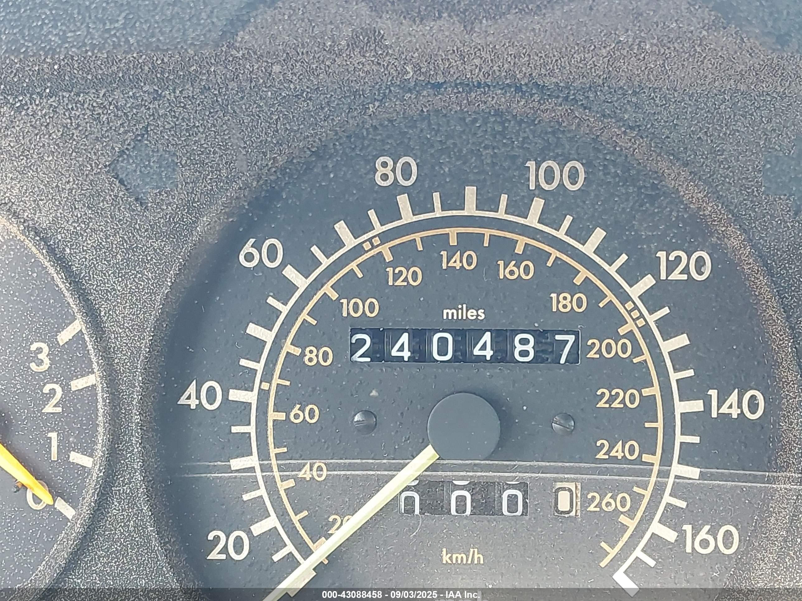 1986 Mercedes-benz 560 Sec Красный vin: WDBCA45D5GA200646