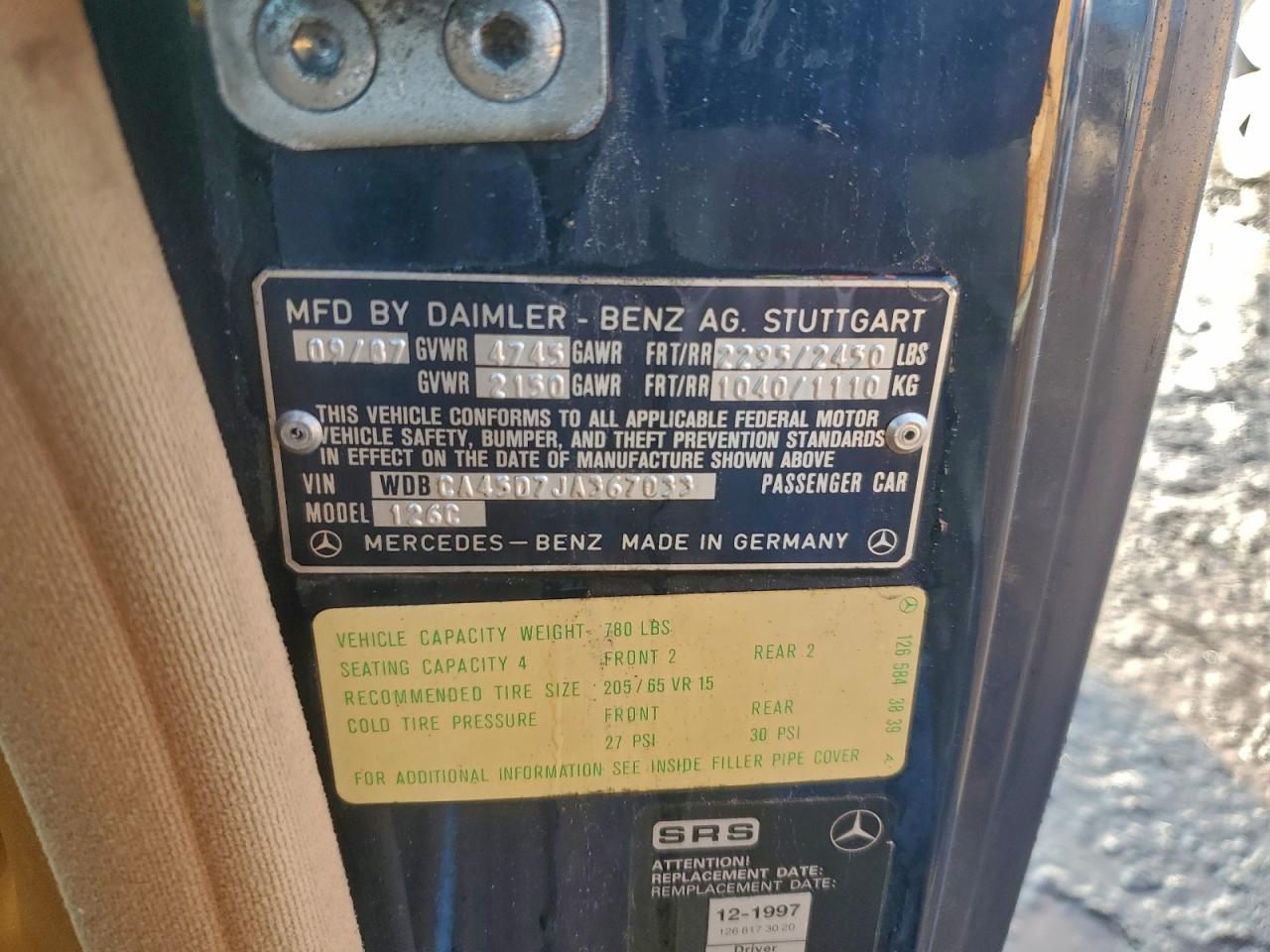 1988 Mercedes-benz 560 Sec Blue vin: WDBCA45D7JA367033