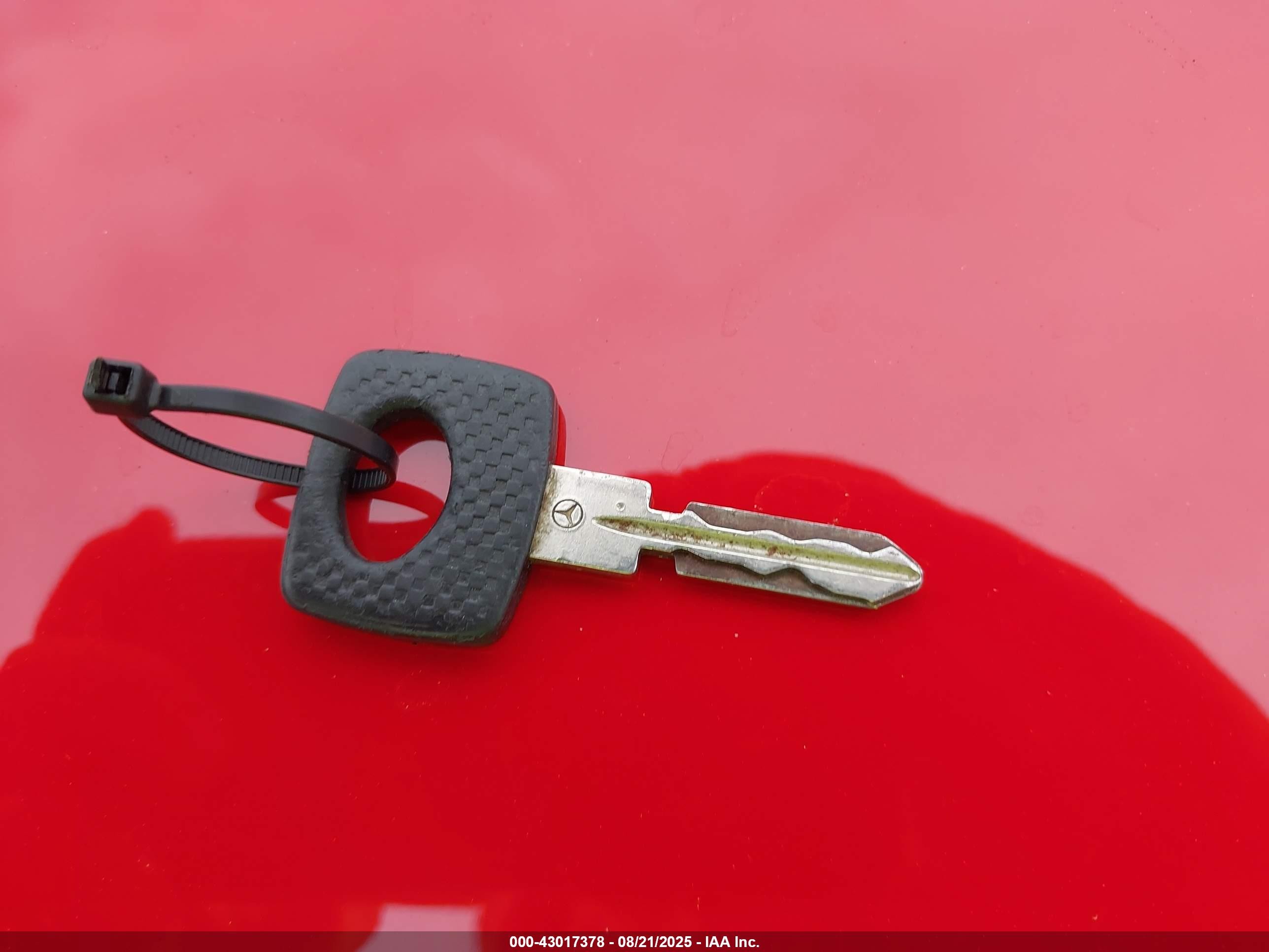 1988 Mercedes-benz 560 Sec Red vin: WDBCA45D8JA368854