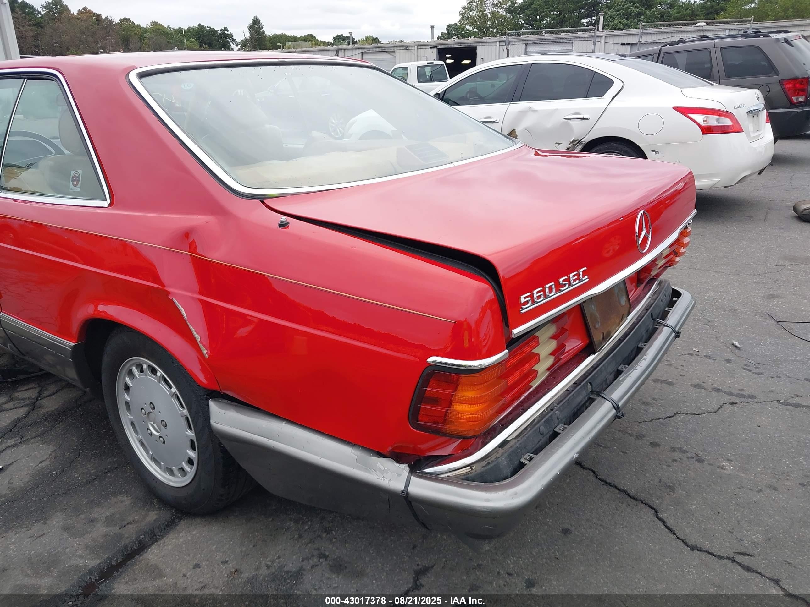 1988 Mercedes-benz 560 Sec Red vin: WDBCA45D8JA368854