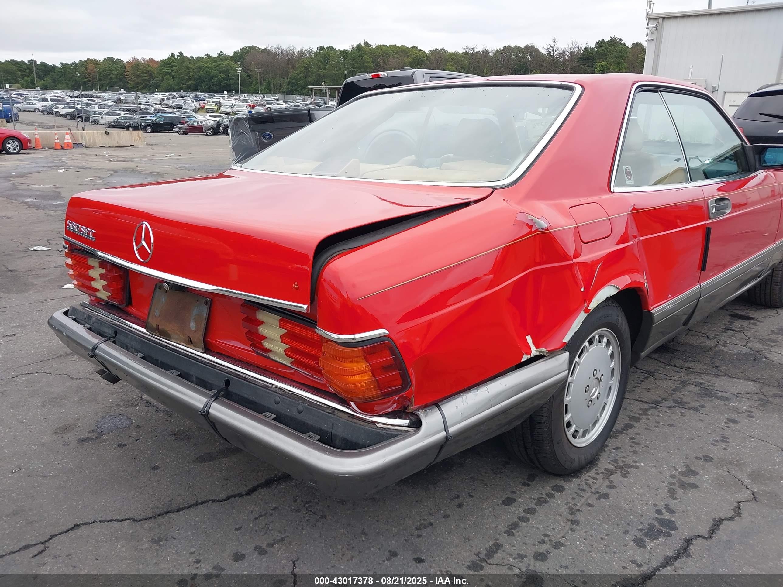 1988 Mercedes-benz 560 Sec Red vin: WDBCA45D8JA368854