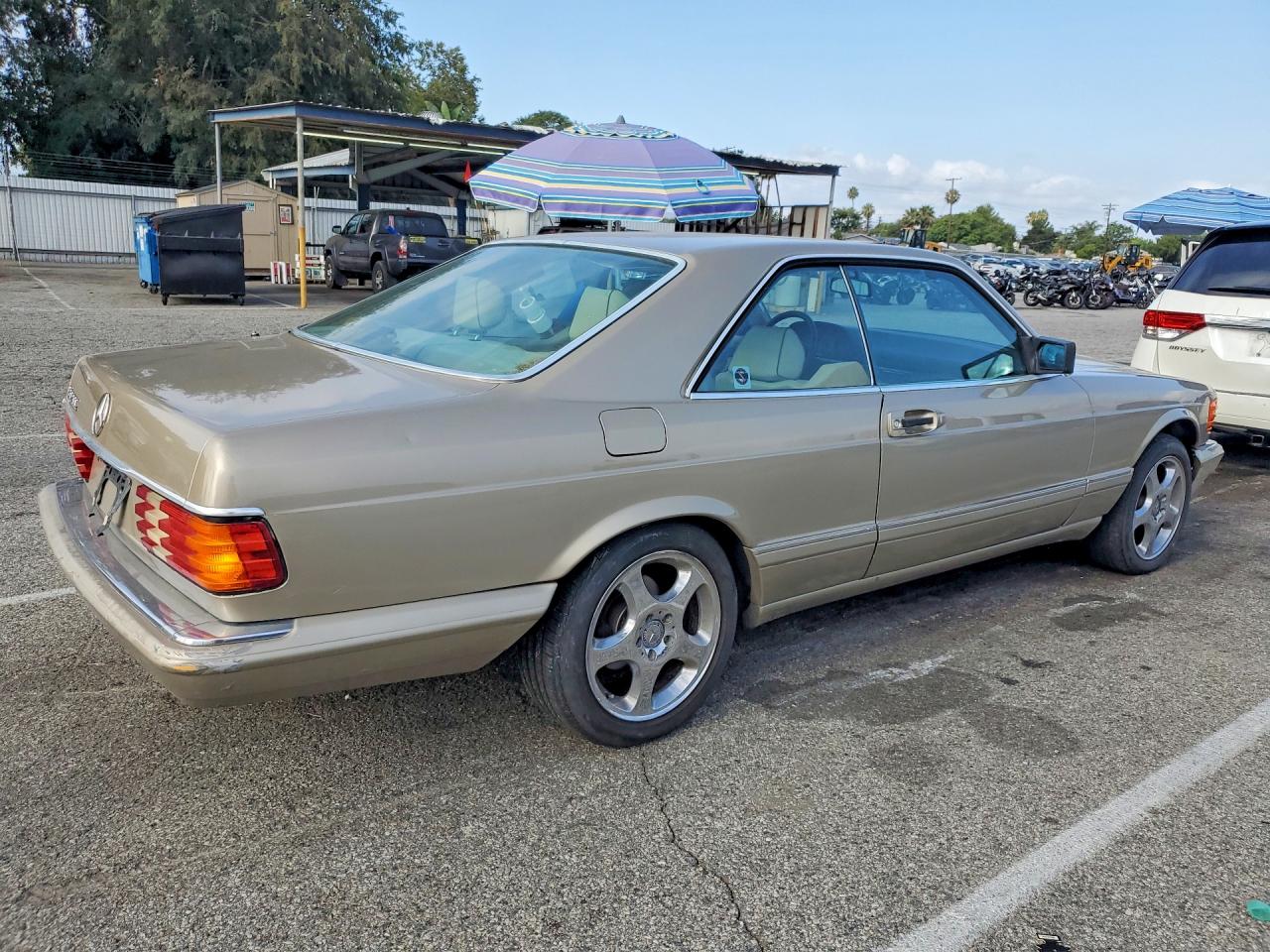 1991 Mercedes-benz 560 Sec Gold vin: WDBCA45E0MA594478