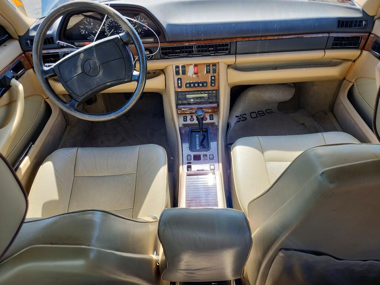 1990 Mercedes-benz 560 Sec Silver vin: WDBCA45E2LA536449