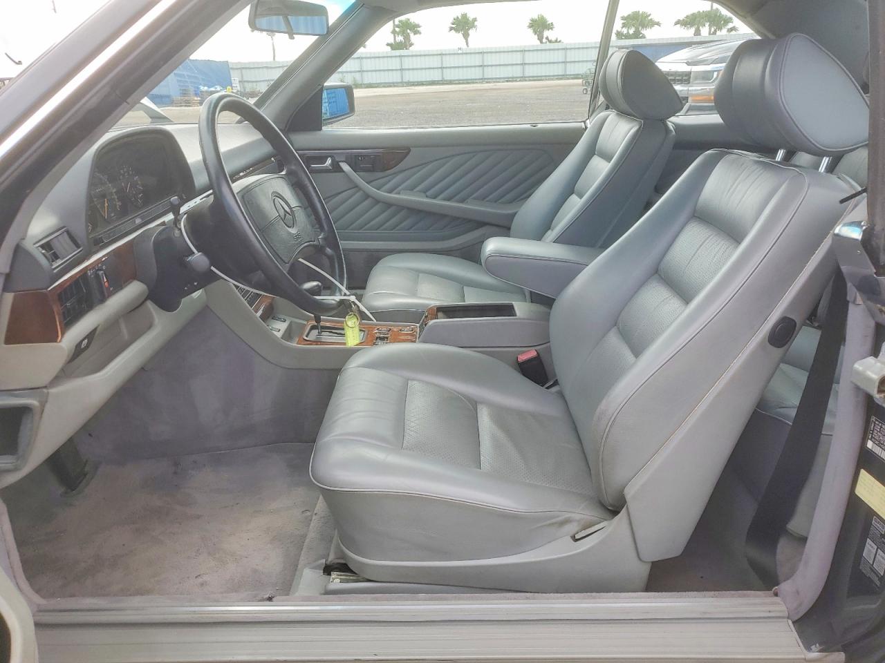 1991 Mercedes-benz 560 Sec Черный vin: WDBCA45E3MA592496