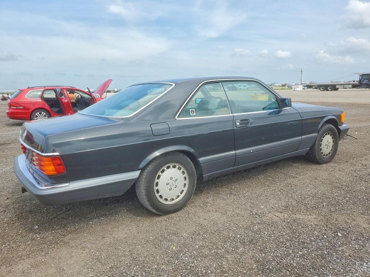 1991 Mercedes-benz 560 Sec Черный vin: WDBCA45E3MA592496