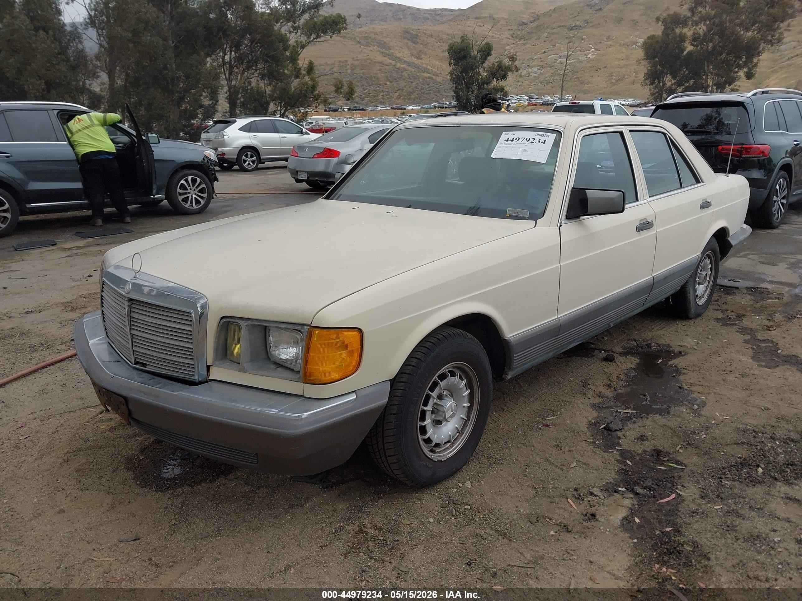 1982 Mercedes-benz 300 Sd Cream vin: WDBCB20A0CB021742
