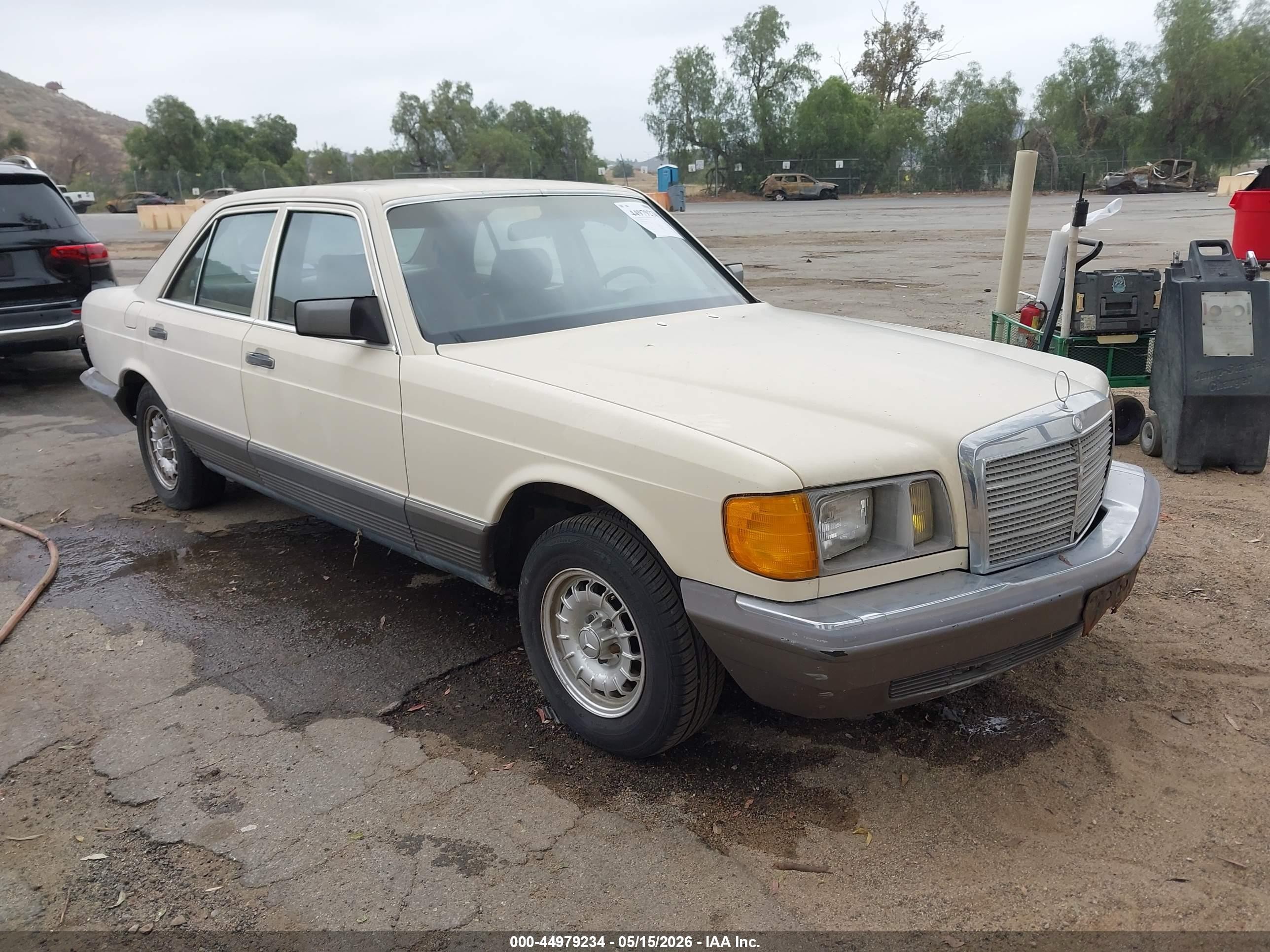 1982 Mercedes-benz 300 Sd Cream vin: WDBCB20A0CB021742