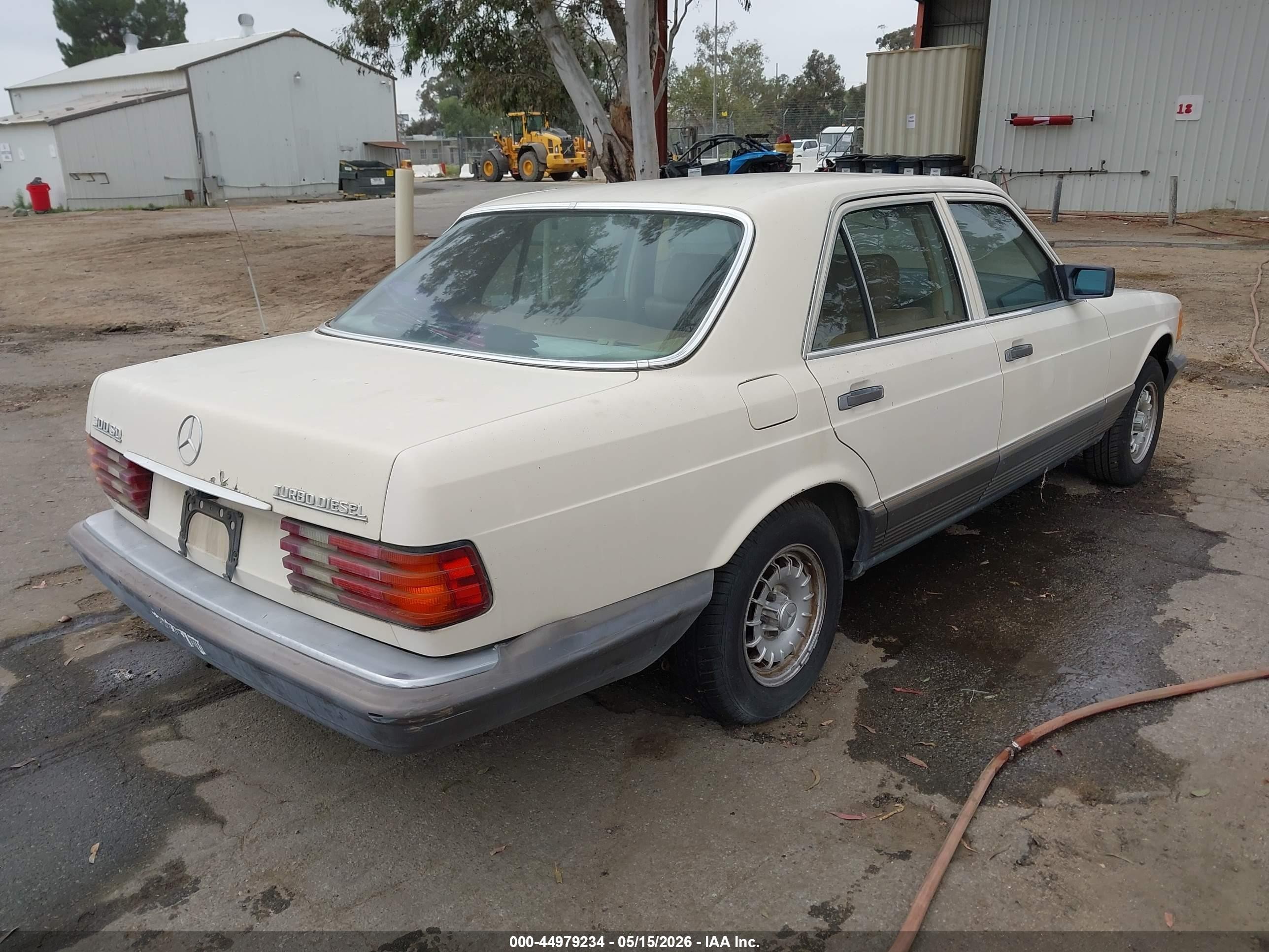 1982 Mercedes-benz 300 Sd Cream vin: WDBCB20A0CB021742