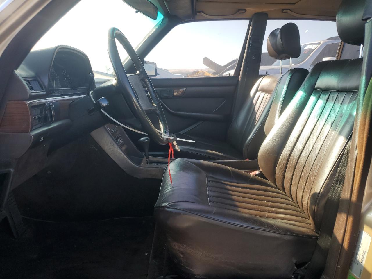 1983 Mercedes-benz 300 Sd Beige vin: WDBCB20A0DB050904