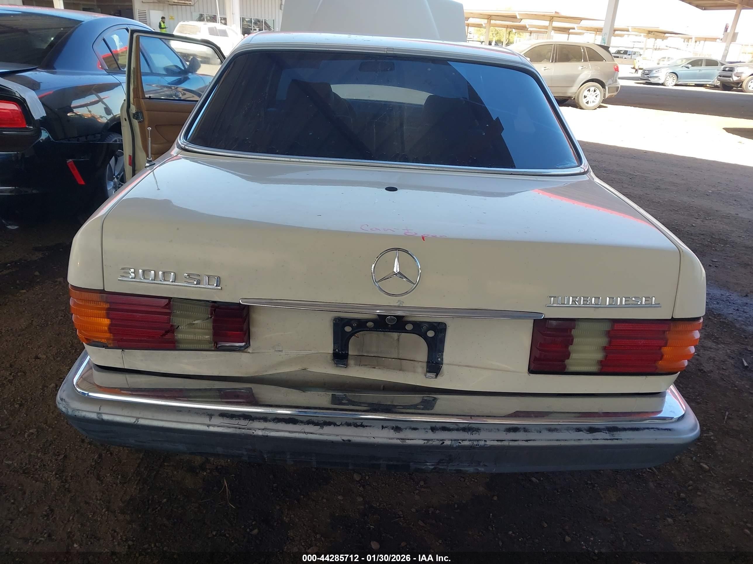1981 Mercedes-benz 300 Sd Beige vin: WDBCB20A2BB009963