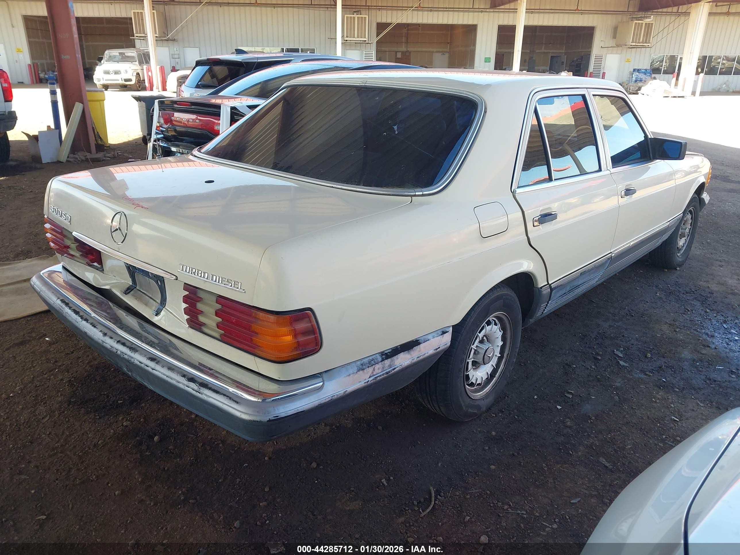 1981 Mercedes-benz 300 Sd Beige vin: WDBCB20A2BB009963