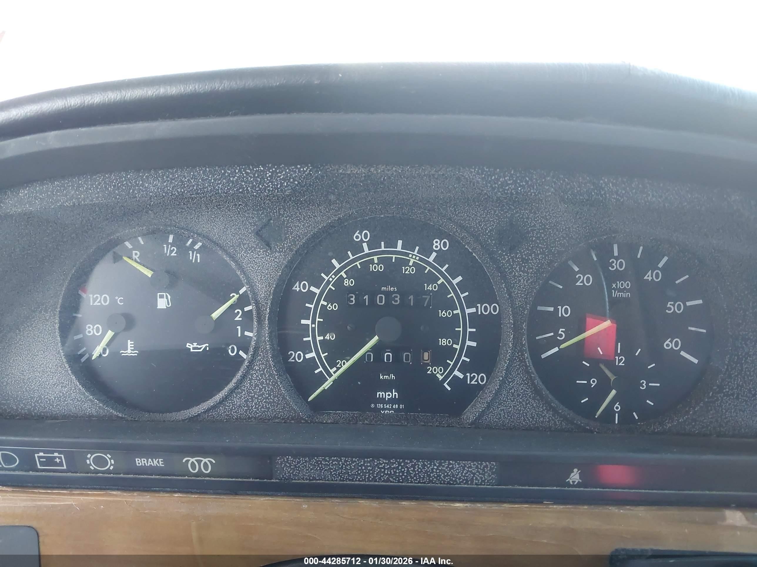 1981 Mercedes-benz 300 Sd Beige vin: WDBCB20A2BB009963