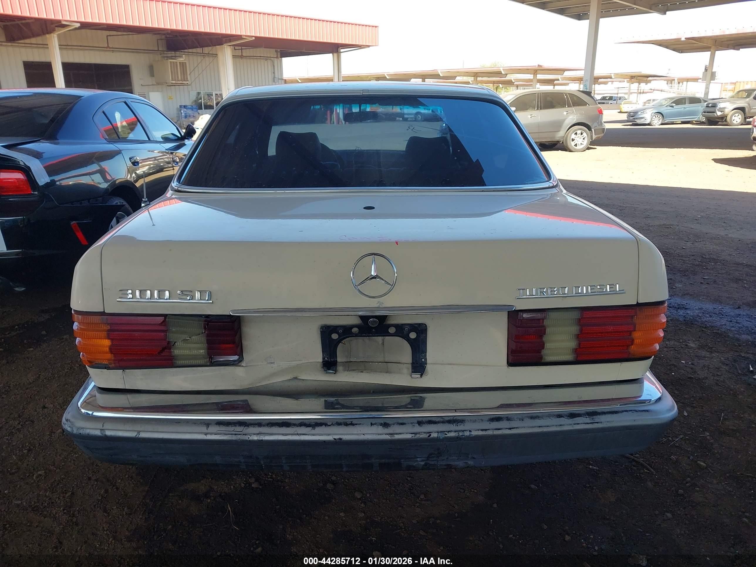 1981 Mercedes-benz 300 Sd Beige vin: WDBCB20A2BB009963