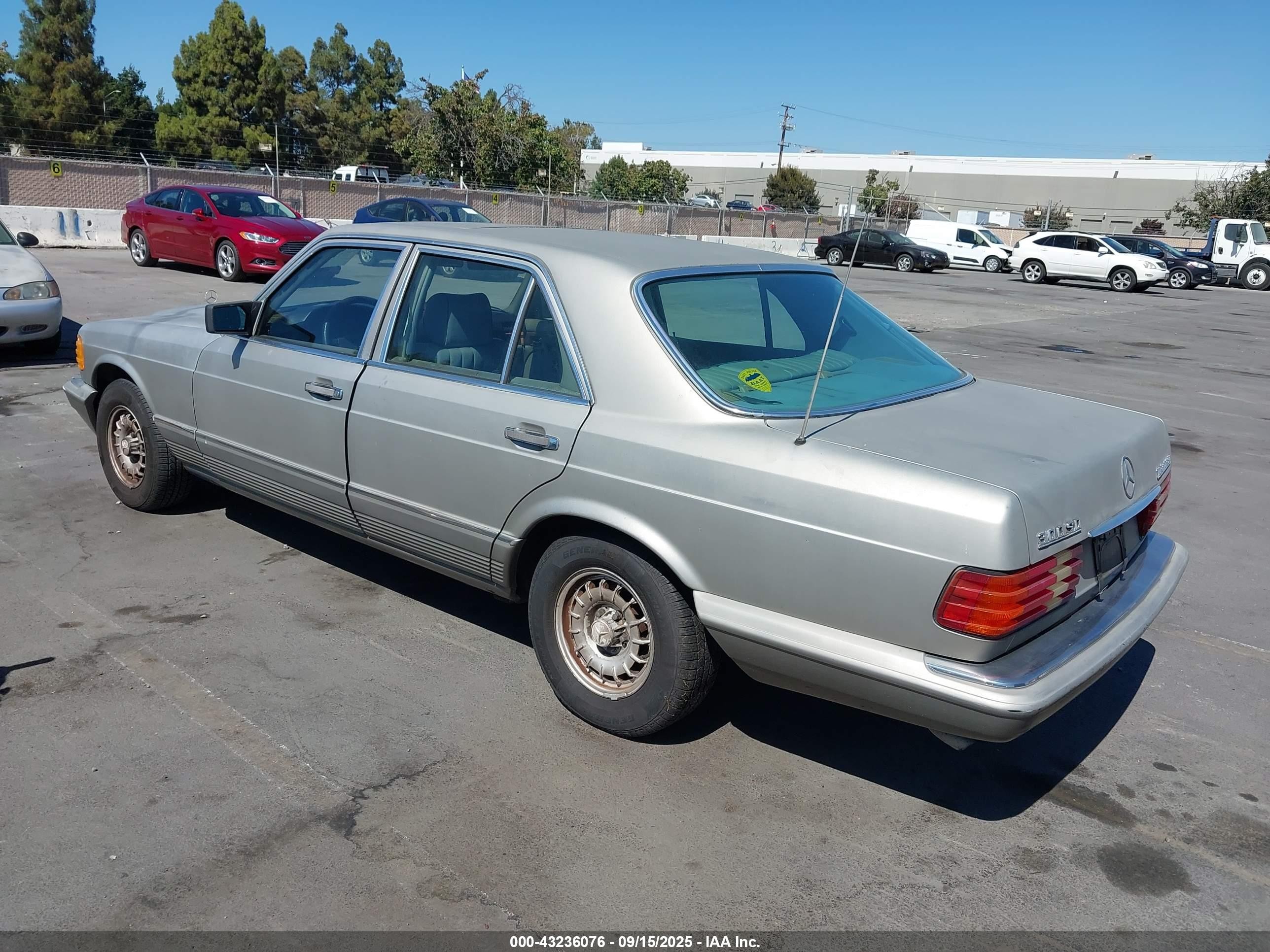 1984 Mercedes-benz 300 Sd Серебряный vin: WDBCB20A5EA011815