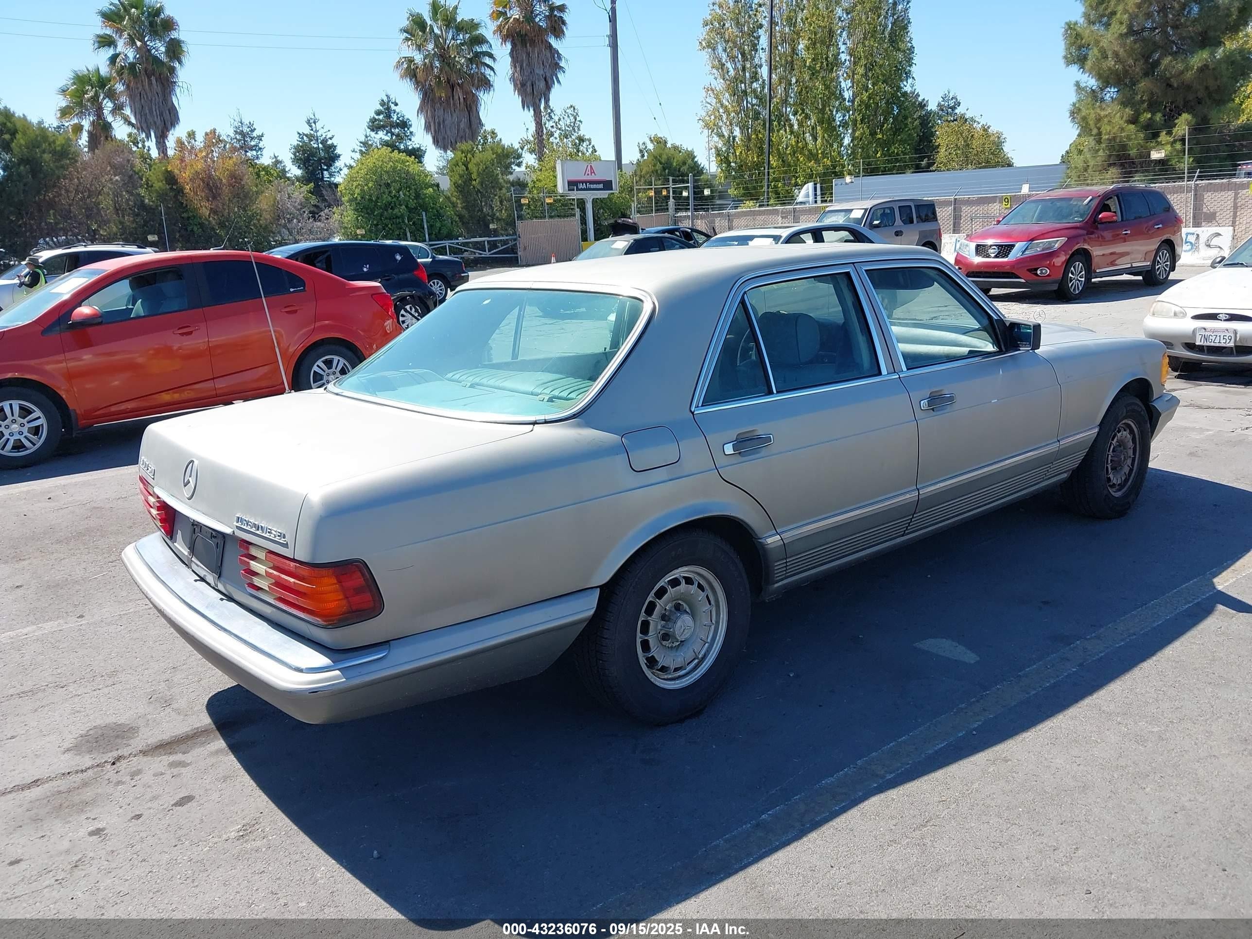 1984 Mercedes-benz 300 Sd Серебряный vin: WDBCB20A5EA011815