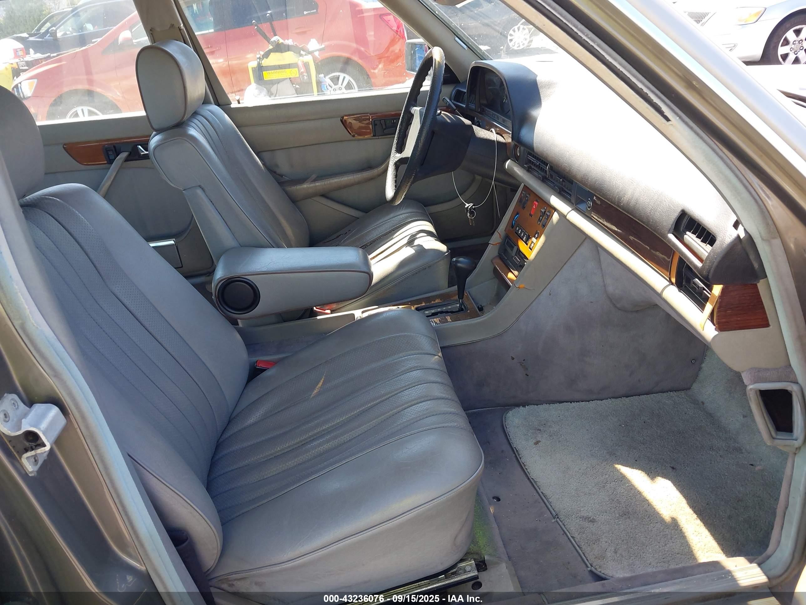 1984 Mercedes-benz 300 Sd Серебряный vin: WDBCB20A5EA011815