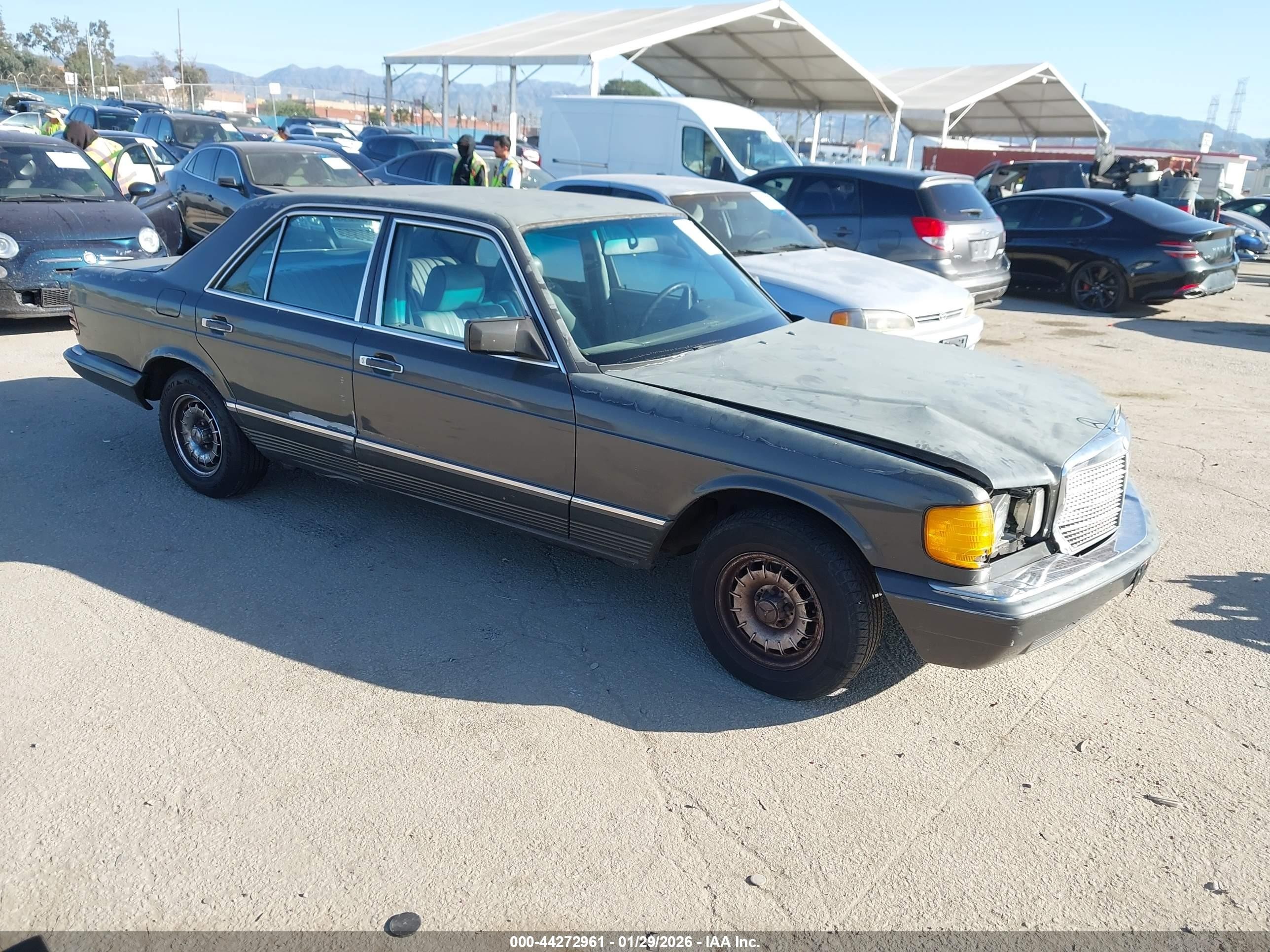 1984 Mercedes-benz 300 Sd Серый vin: WDBCB20A5EA066006