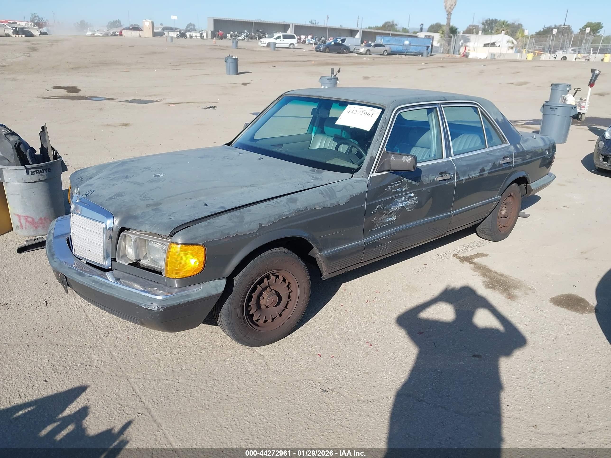 1984 Mercedes-benz 300 Sd Серый vin: WDBCB20A5EA066006