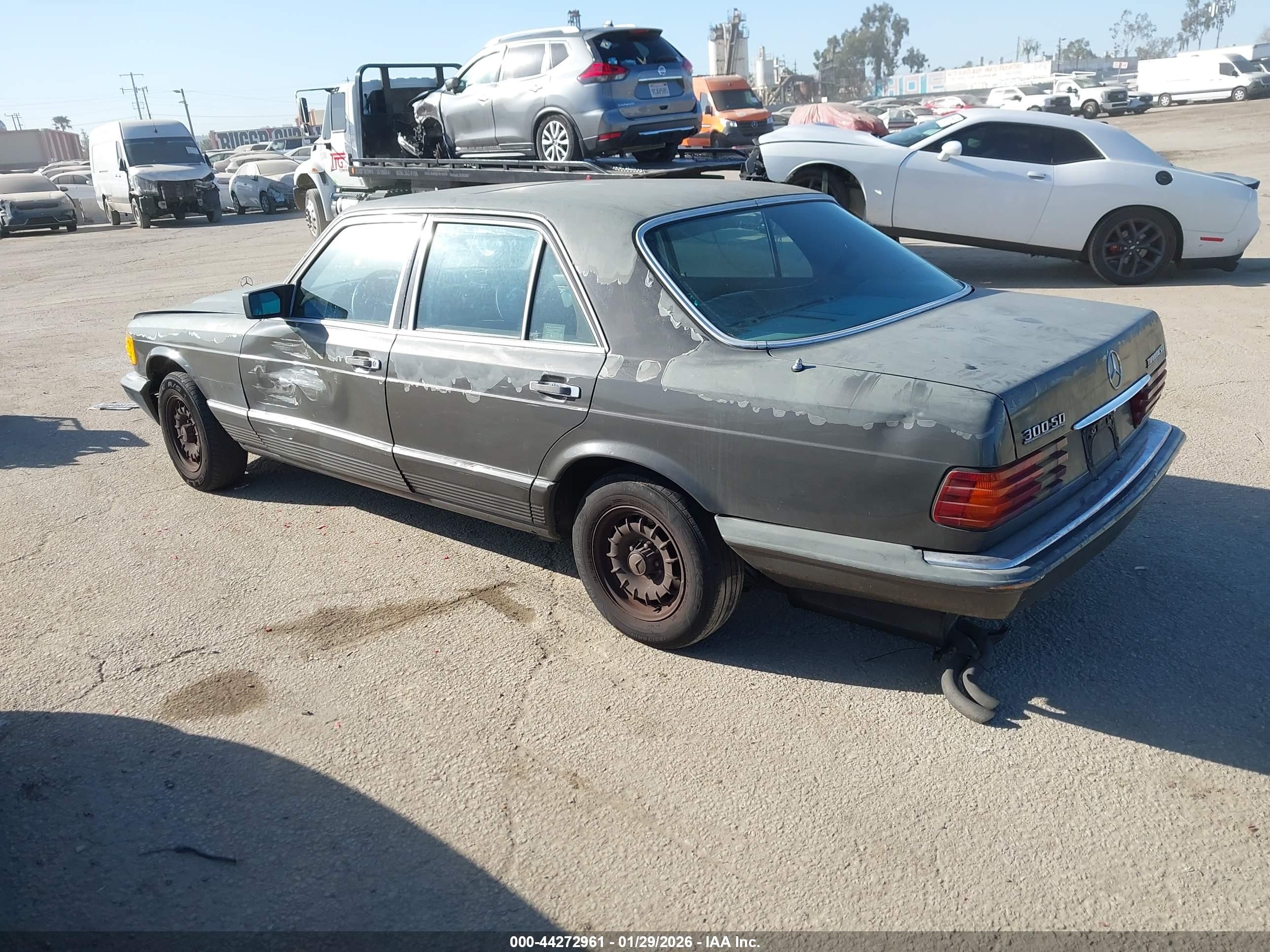 1984 Mercedes-benz 300 Sd Серый vin: WDBCB20A5EA066006