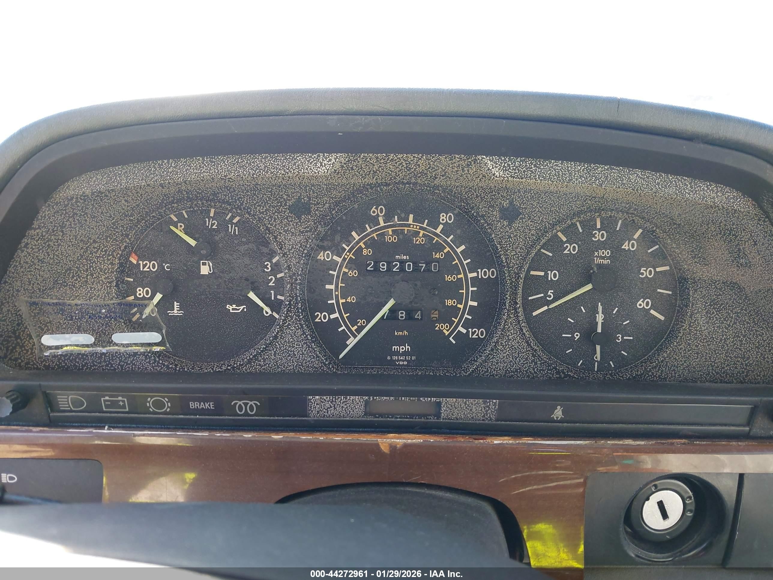 1984 Mercedes-benz 300 Sd Серый vin: WDBCB20A5EA066006