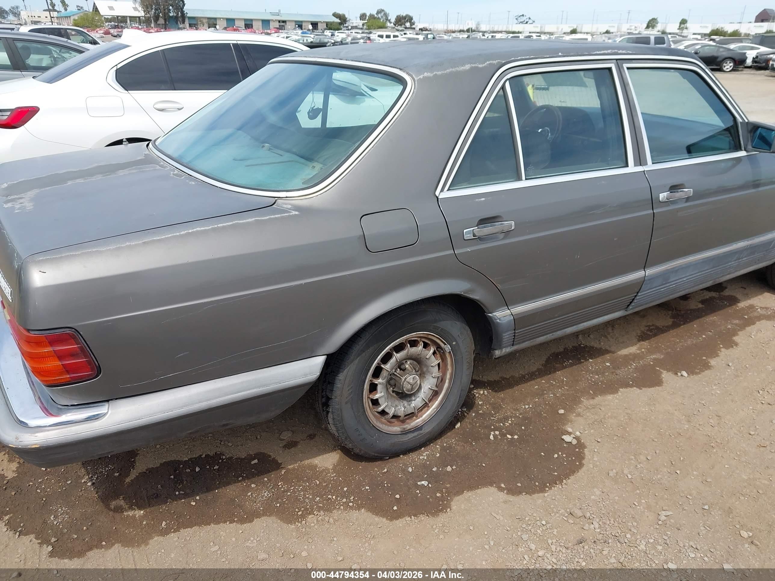 1982 Mercedes-benz 300 Sd Gray vin: WDBCB20A6CB032101