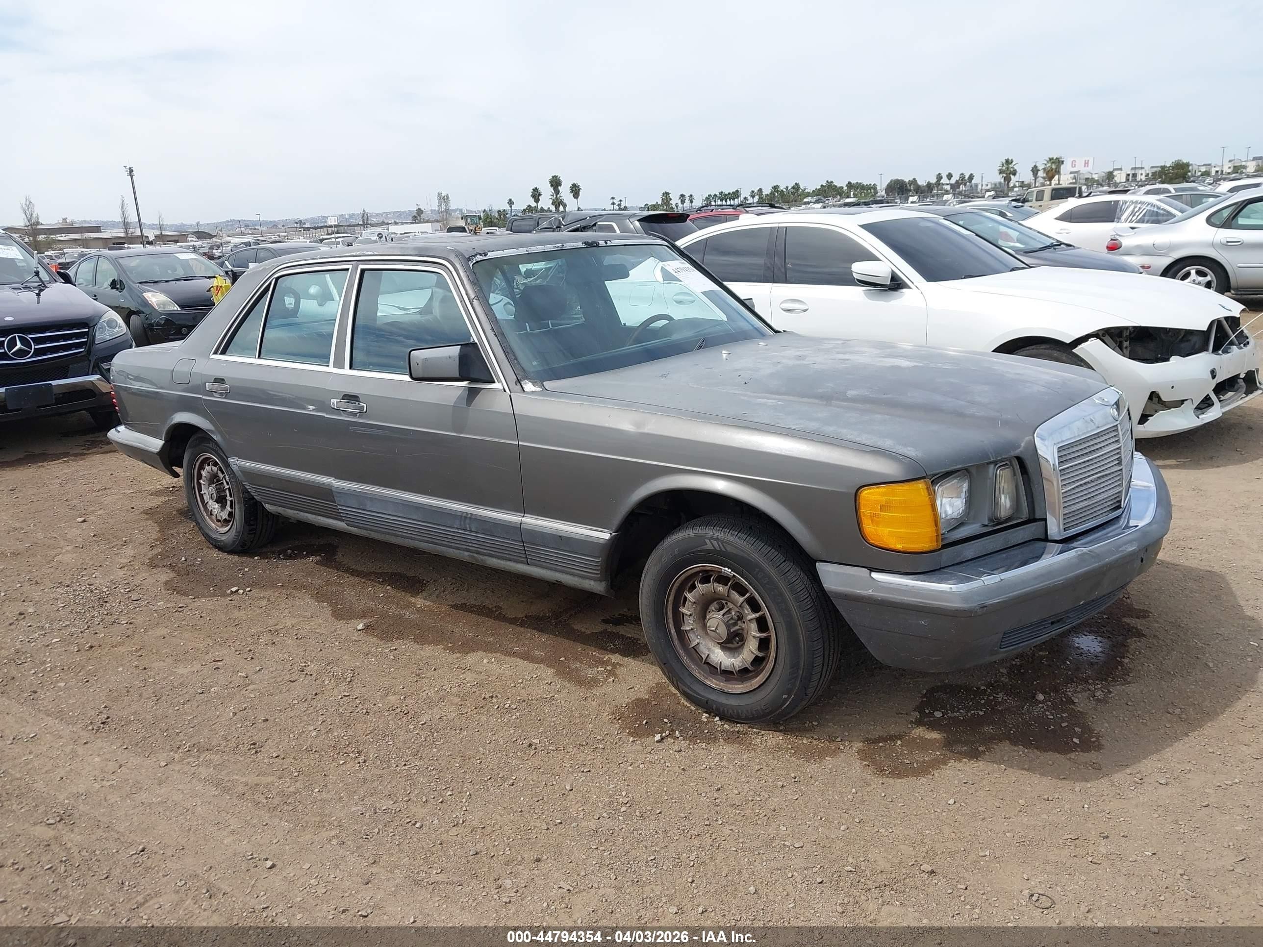 1982 Mercedes-benz 300 Sd Gray vin: WDBCB20A6CB032101