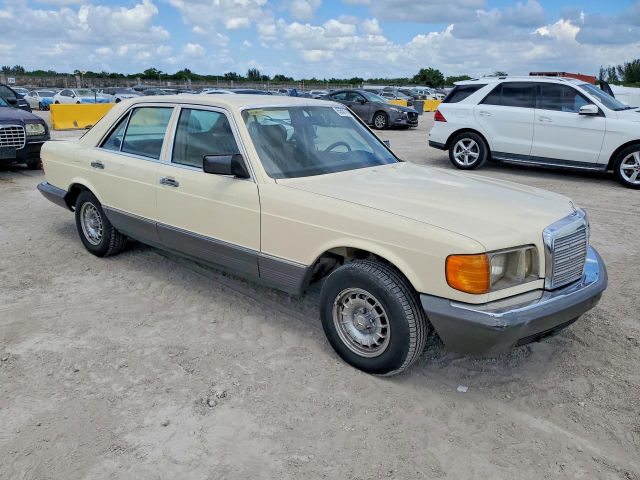 1981 Mercedes-benz 300 Sd Beige vin: WDBCB20A7BB000269
