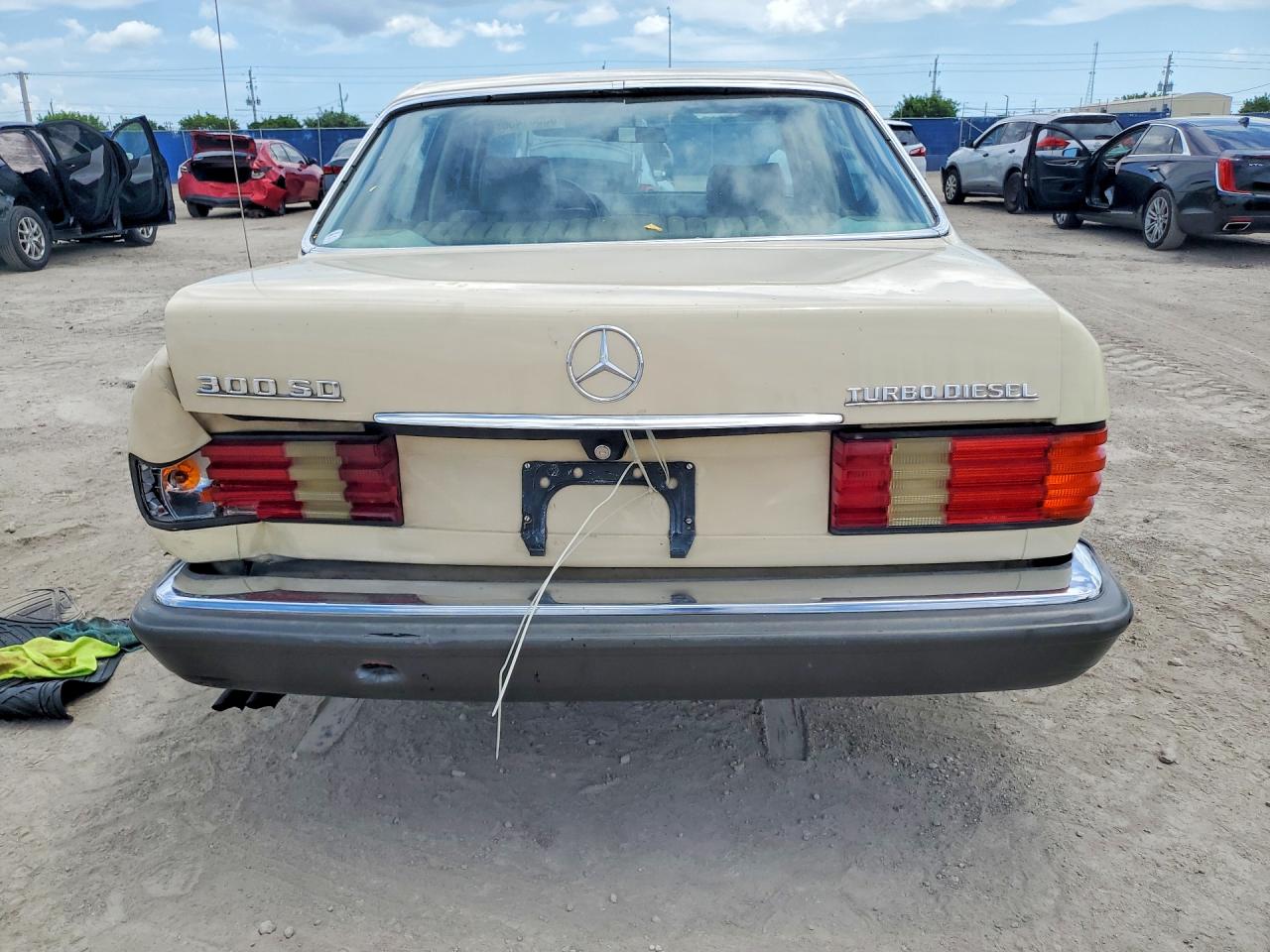 1981 Mercedes-benz 300 Sd Beige vin: WDBCB20A7BB000269