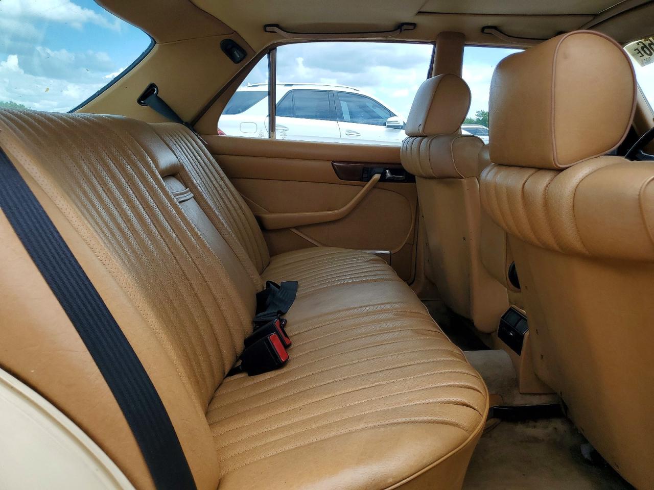 1981 Mercedes-benz 300 Sd Beige vin: WDBCB20A7BB000269
