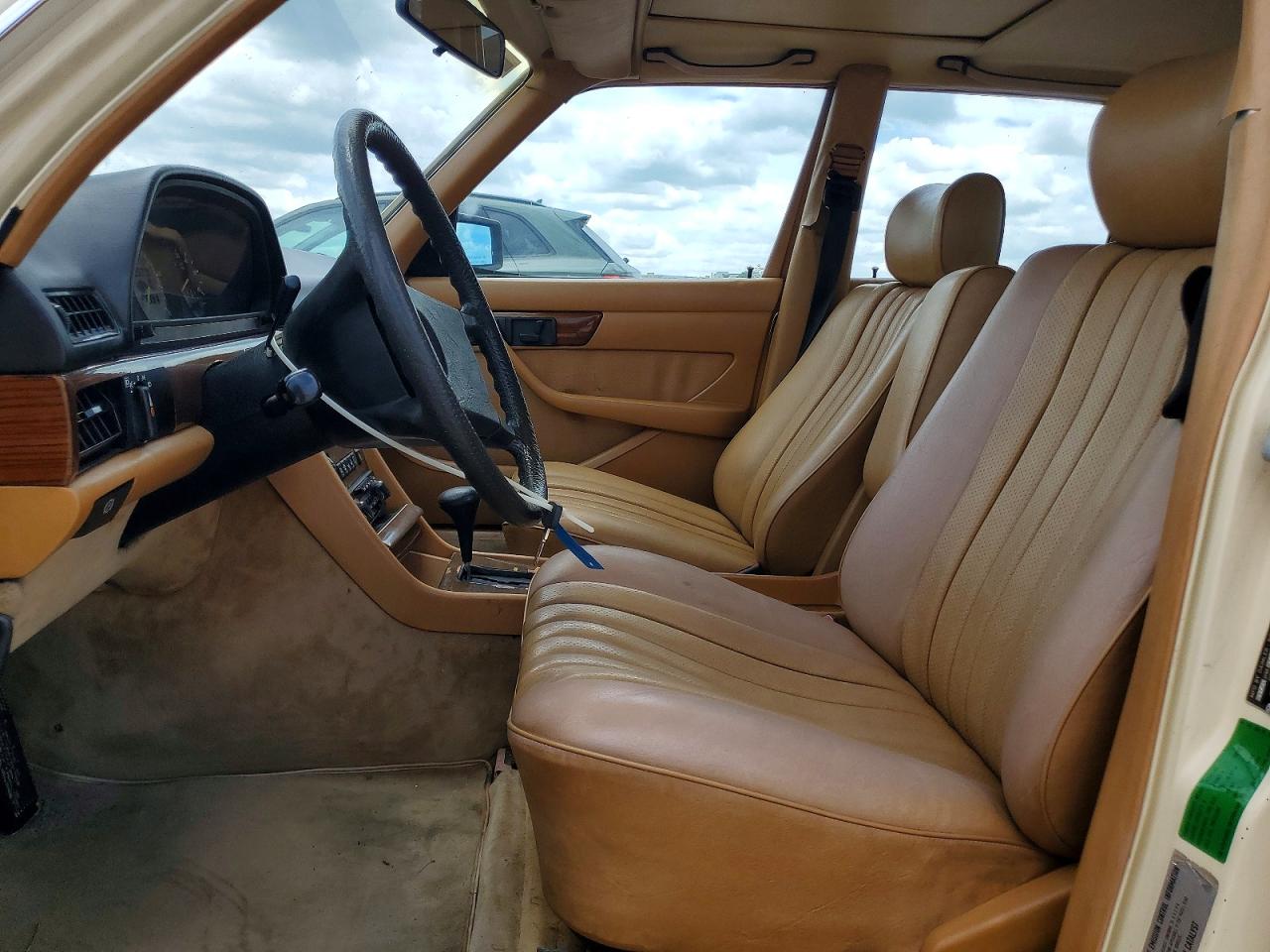 1981 Mercedes-benz 300 Sd Beige vin: WDBCB20A7BB000269