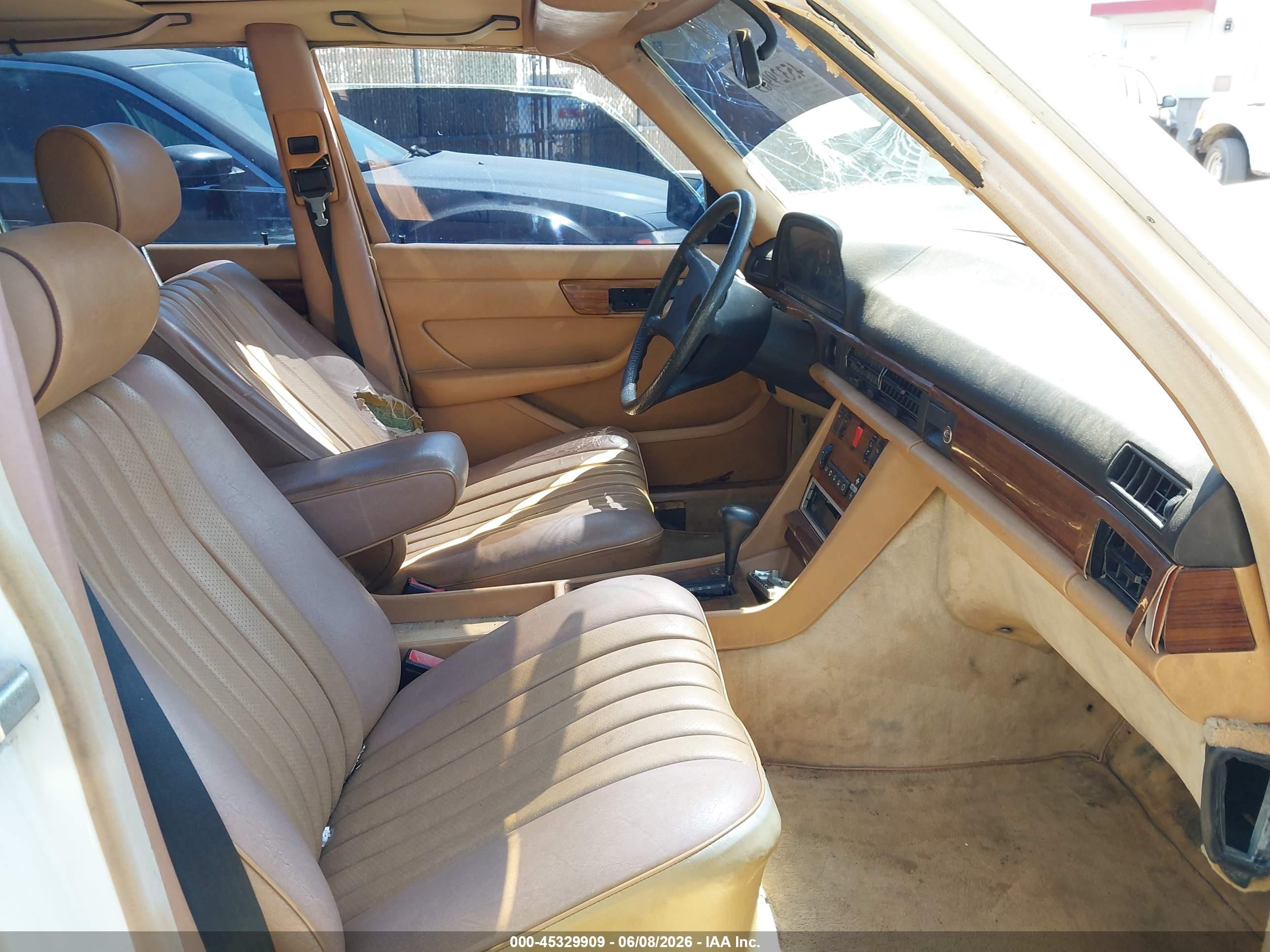1982 Mercedes-benz 300 Sd White vin: WDBCB20A7CB024699