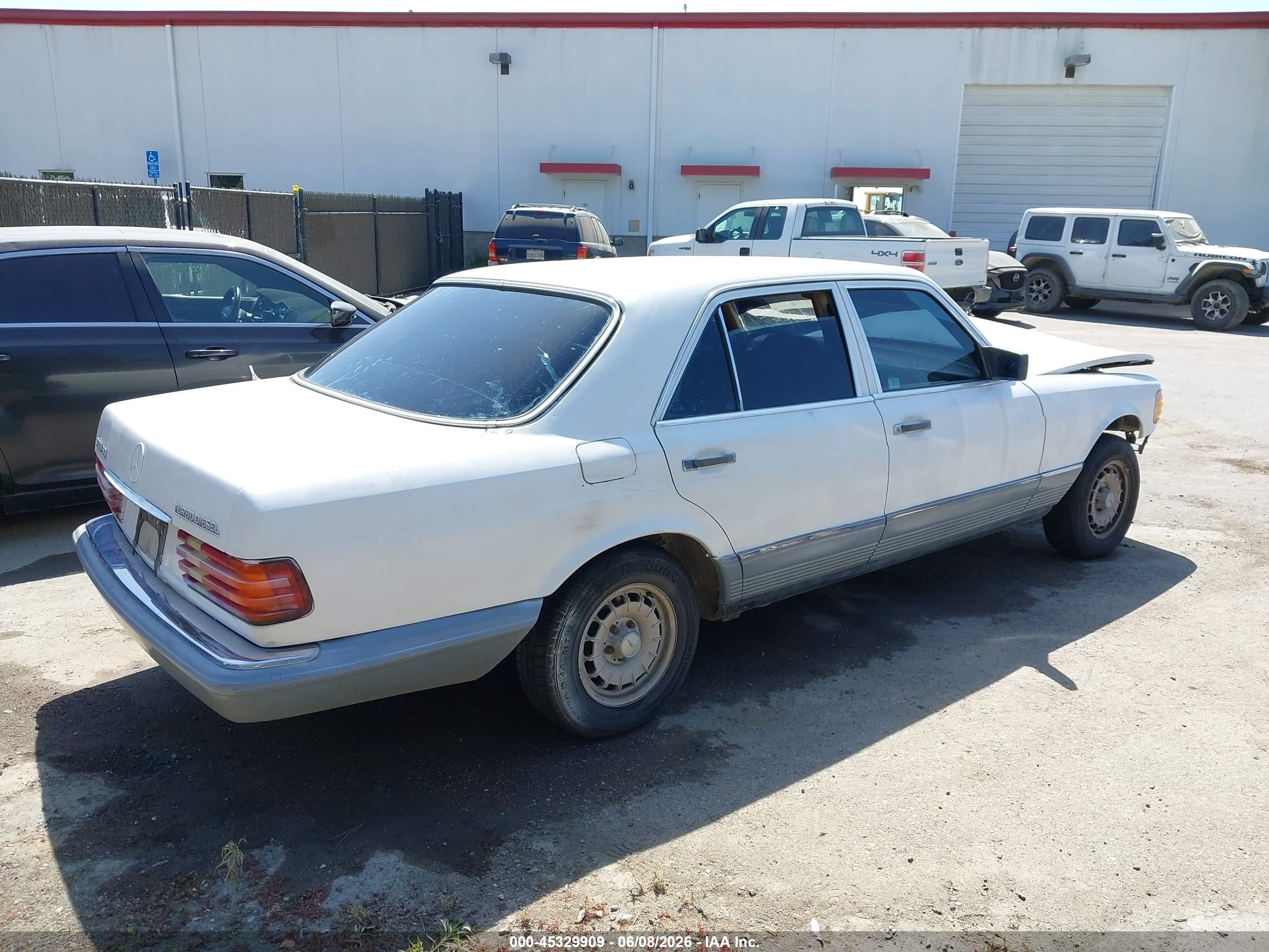 1982 Mercedes-benz 300 Sd White vin: WDBCB20A7CB024699