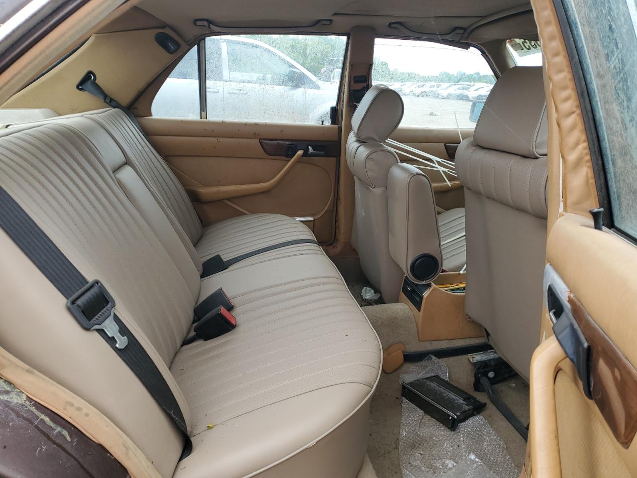 1983 Mercedes-benz 300 Sd Коричневый vin: WDBCB20A7DB035316