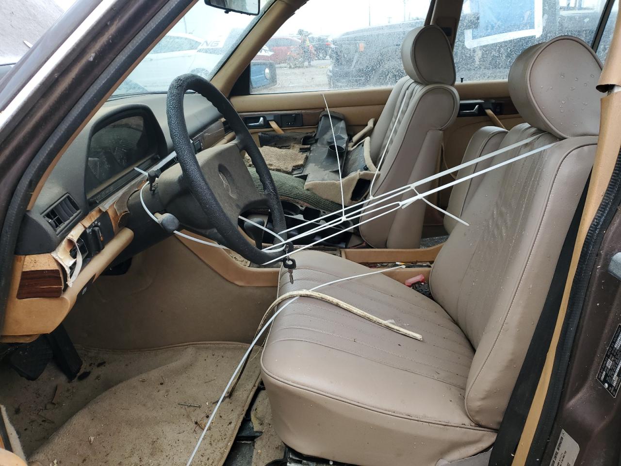 1983 Mercedes-benz 300 Sd Коричневый vin: WDBCB20A7DB035316