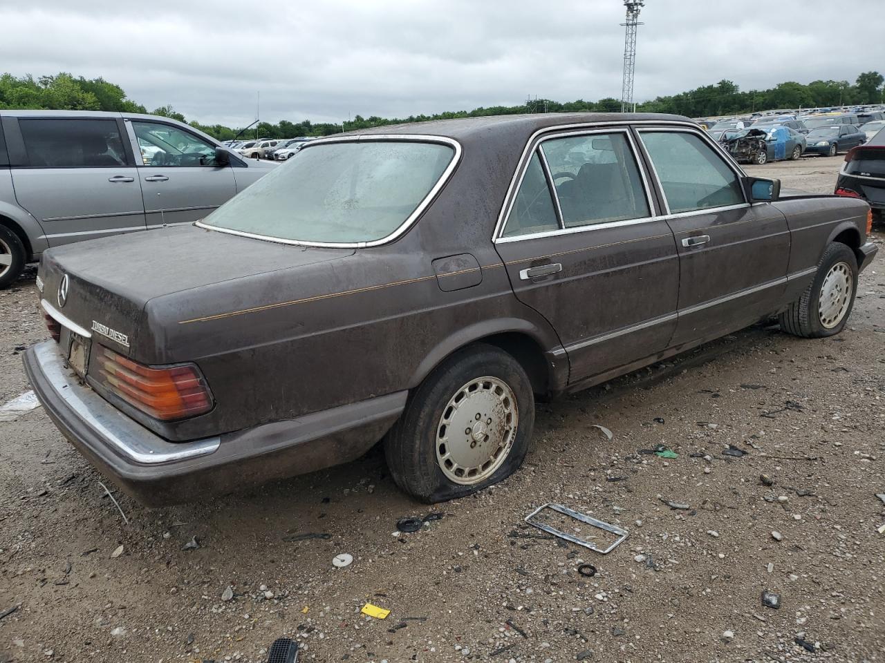 1983 Mercedes-benz 300 Sd Коричневый vin: WDBCB20A7DB035316
