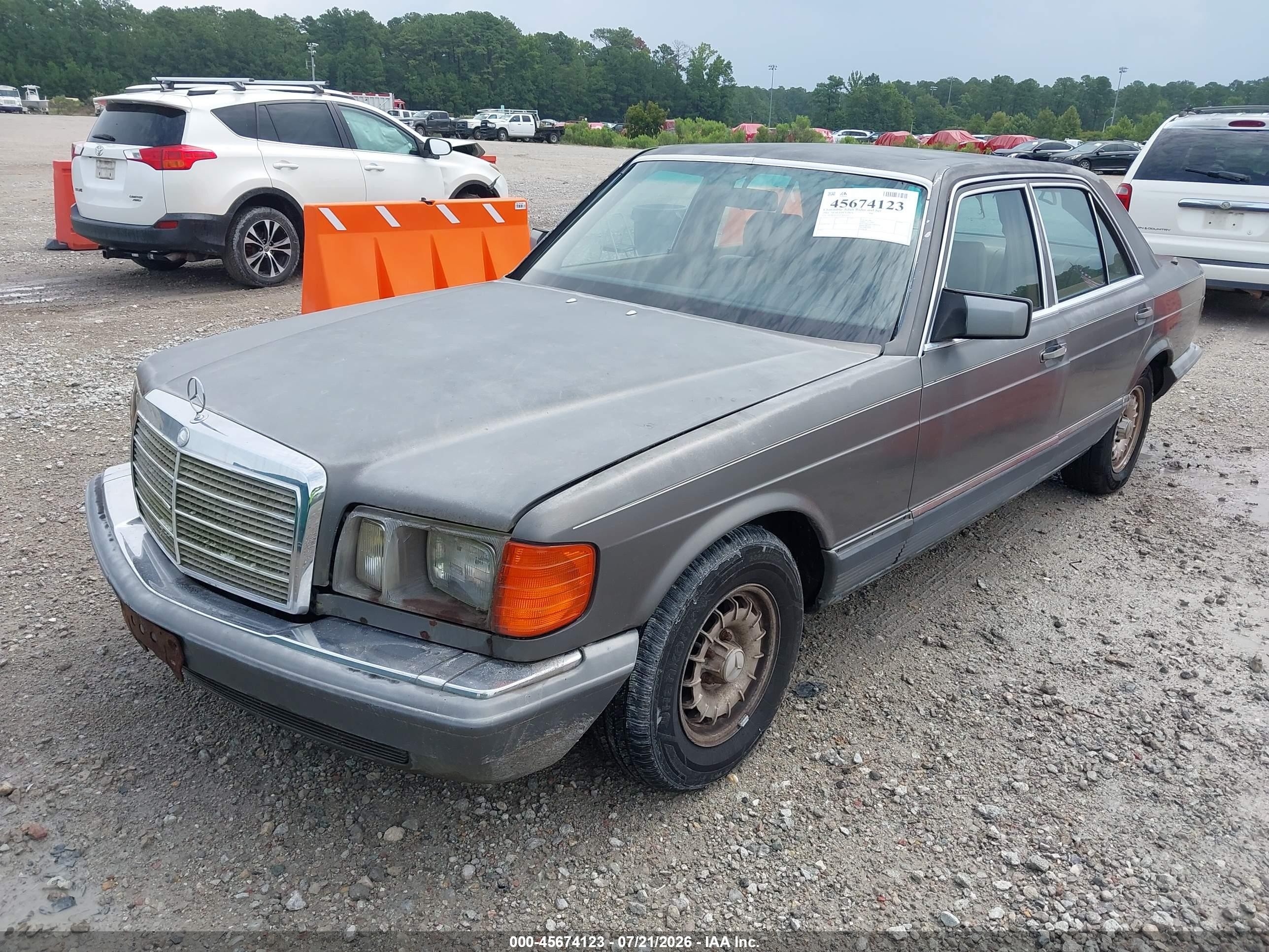 1984 Mercedes-benz 300 Sd Gray vin: WDBCB20A7EA065262