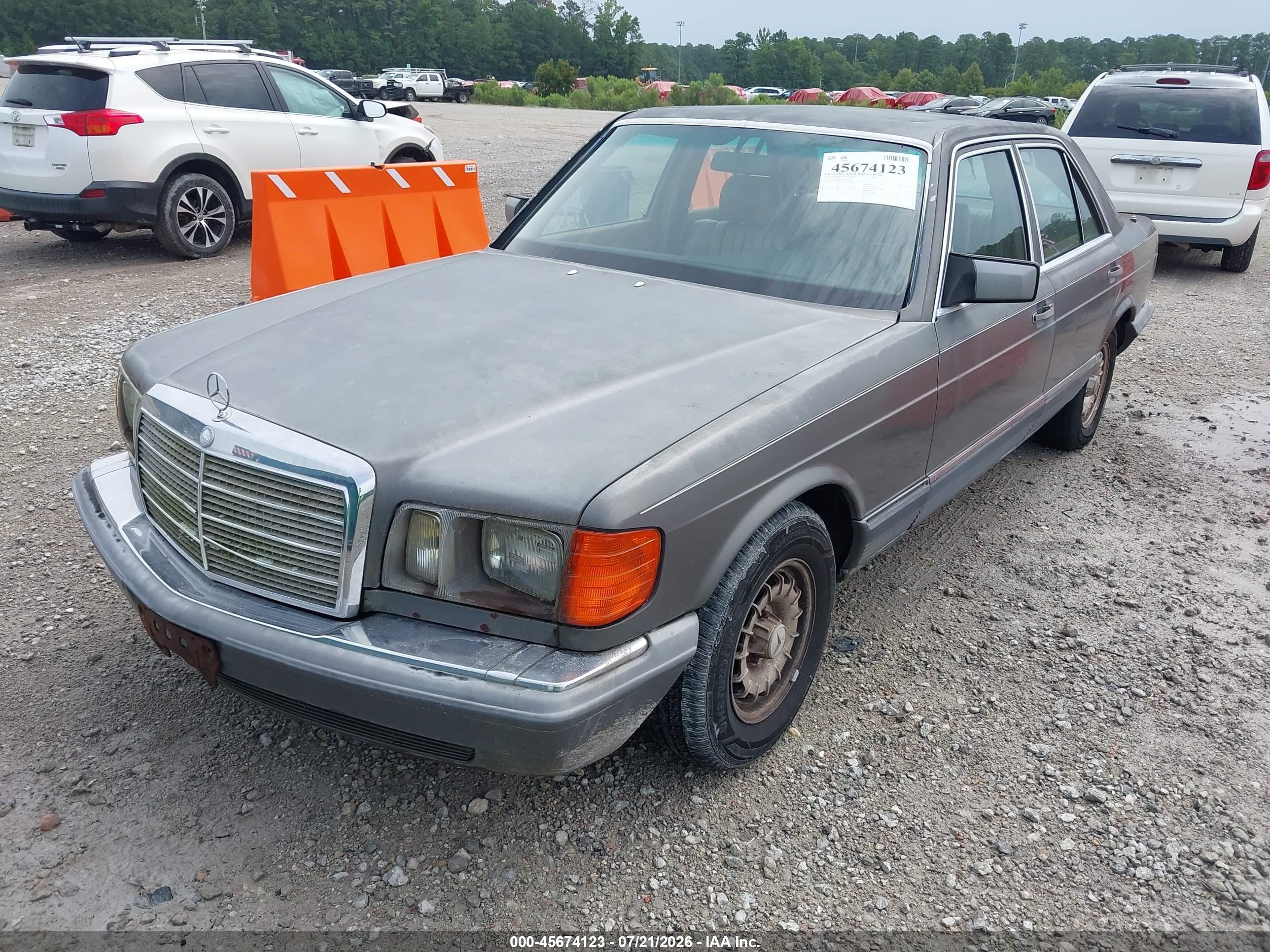 1984 Mercedes-benz 300 Sd Gray vin: WDBCB20A7EA065262